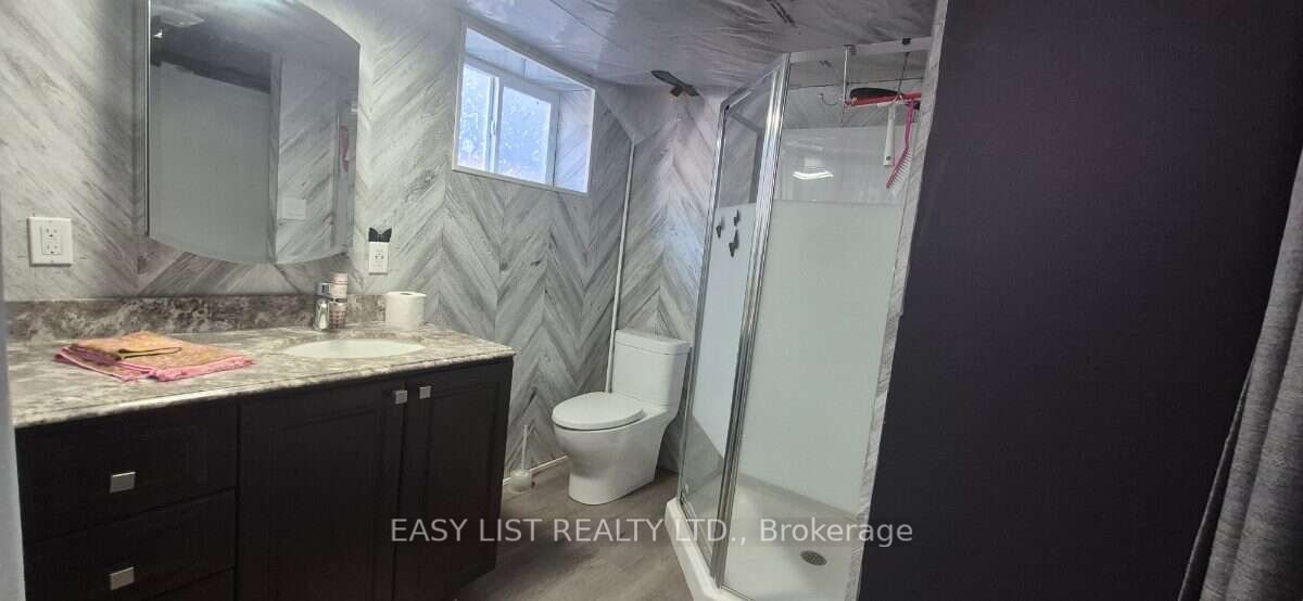 2371 Alexis Road Property Photo 28