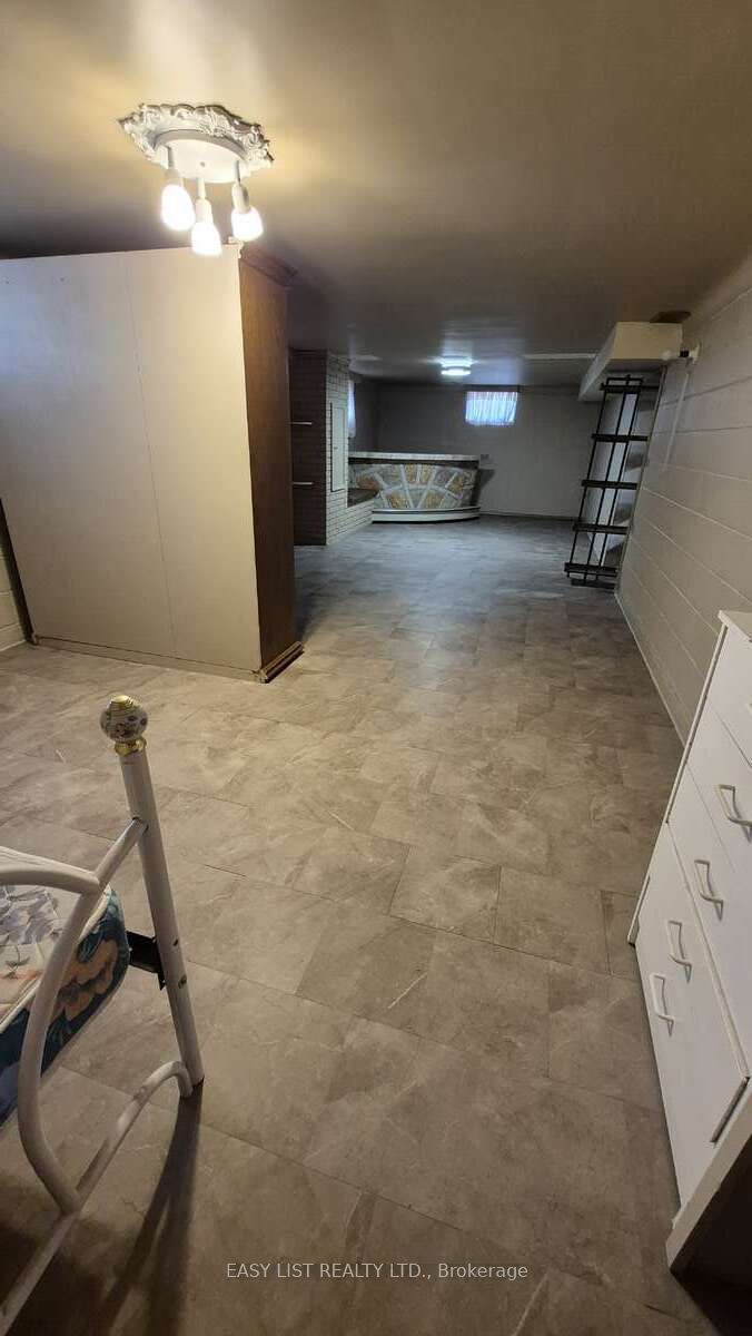 2371 Alexis Road Property Photo 29