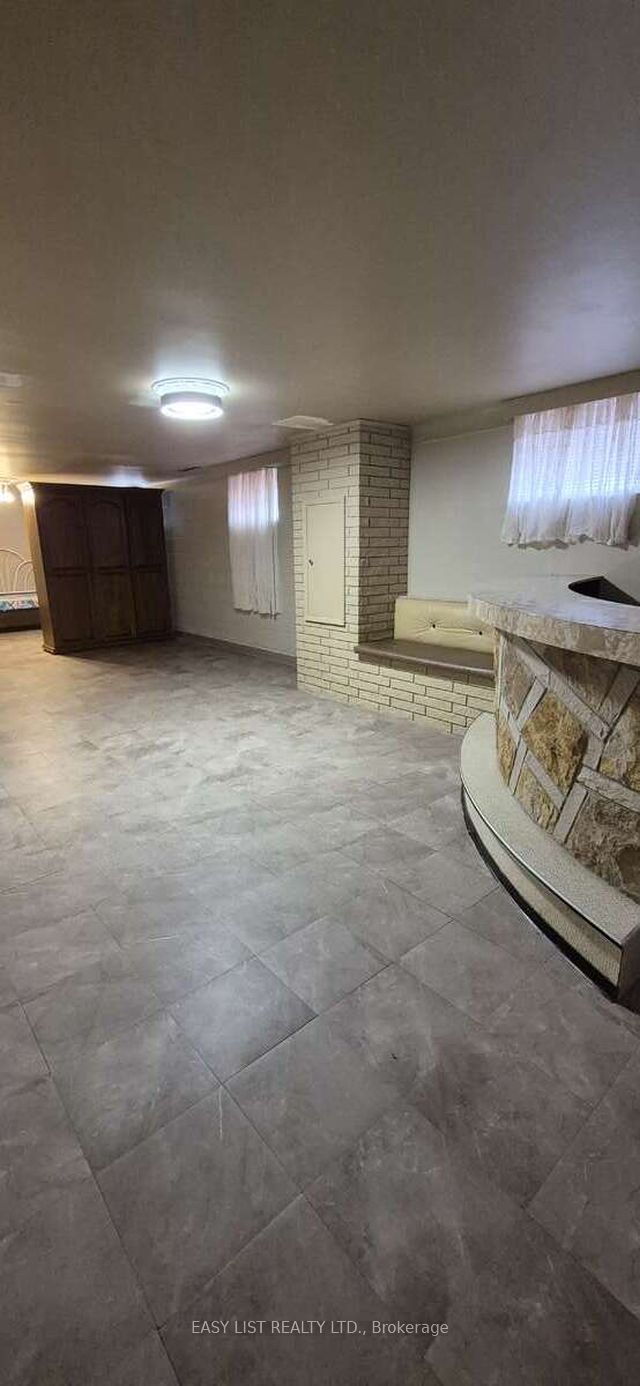2371 Alexis Road Property Photo 31