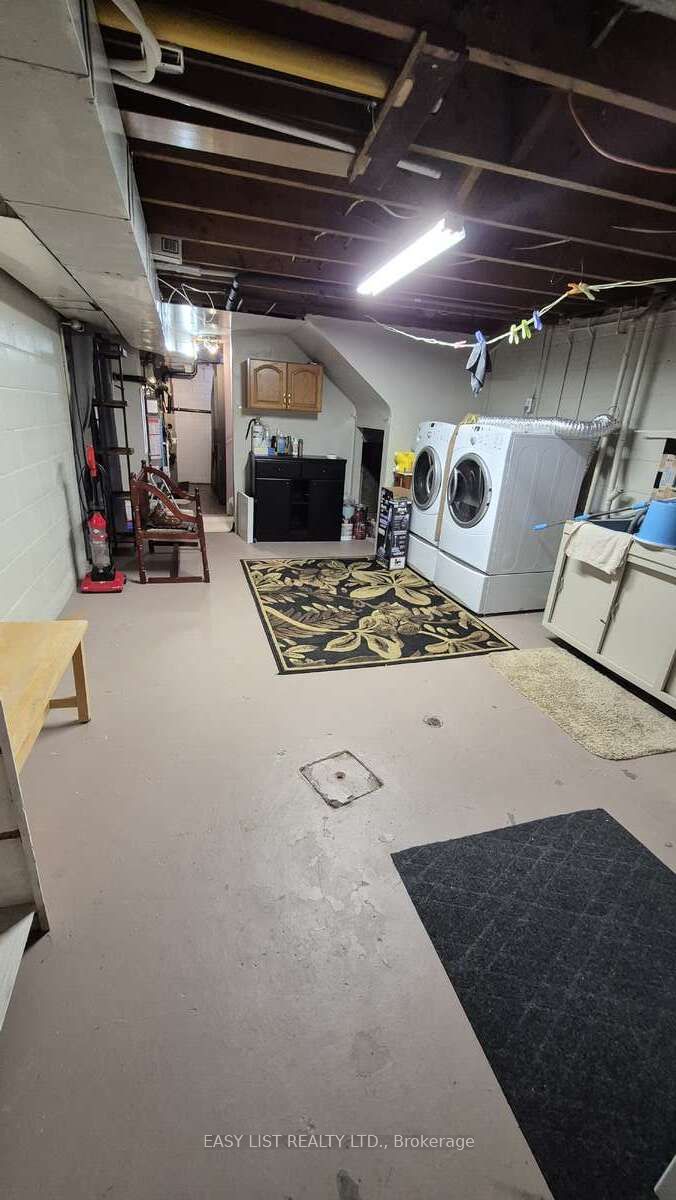 2371 Alexis Road Property Photo 32