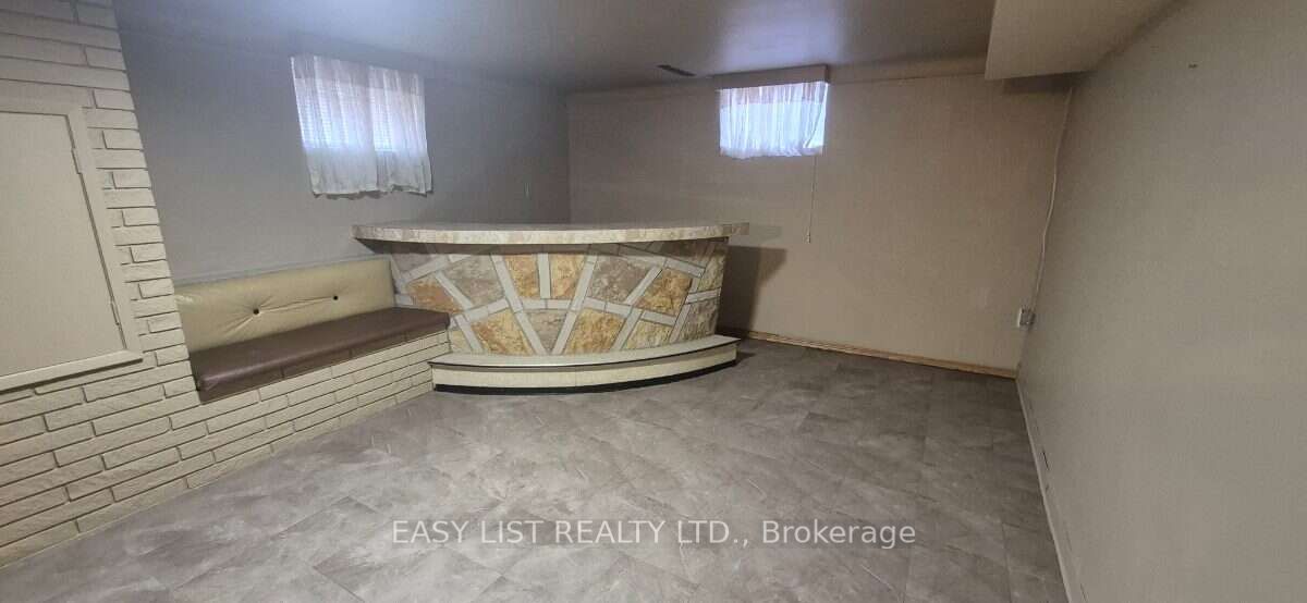 2371 Alexis Road Property Photo 33