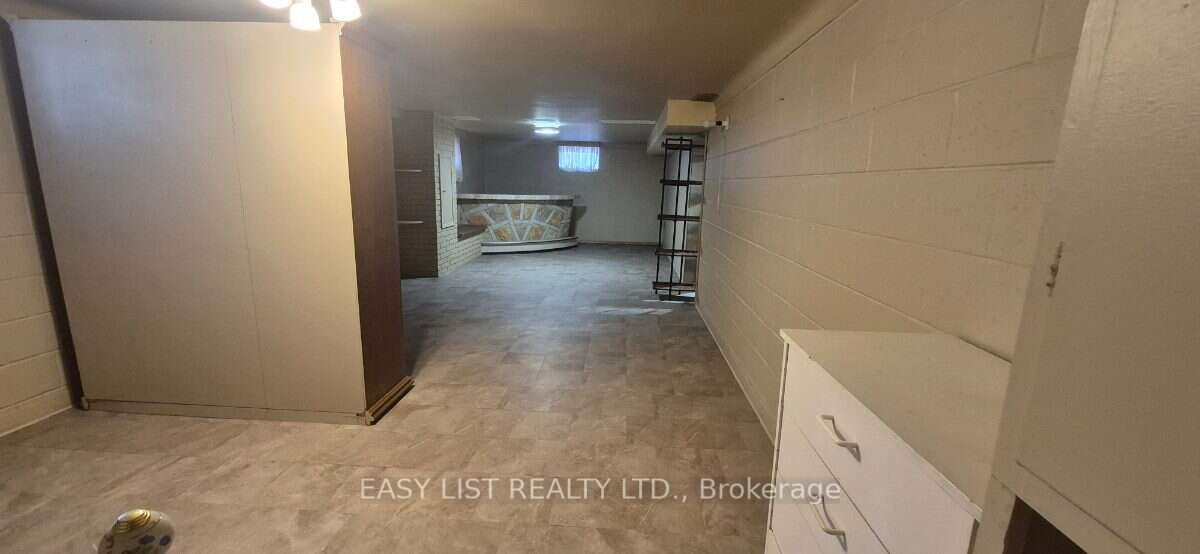 2371 Alexis Road Property Photo 35