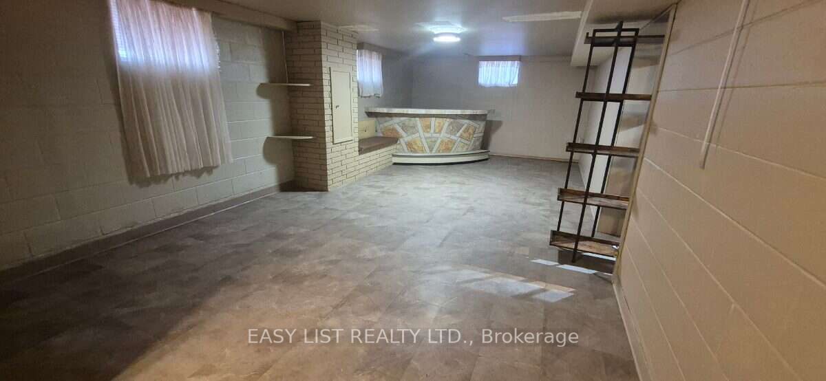 2371 Alexis Road Property Photo 36