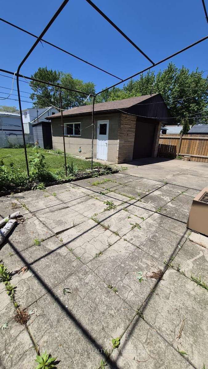 2371 Alexis Road Property Photo 40