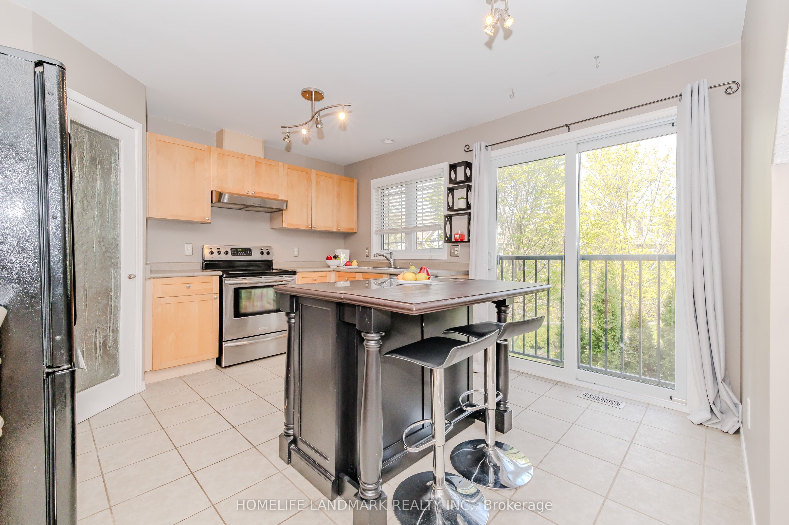 7 Whitehall Lane Property Photo 14