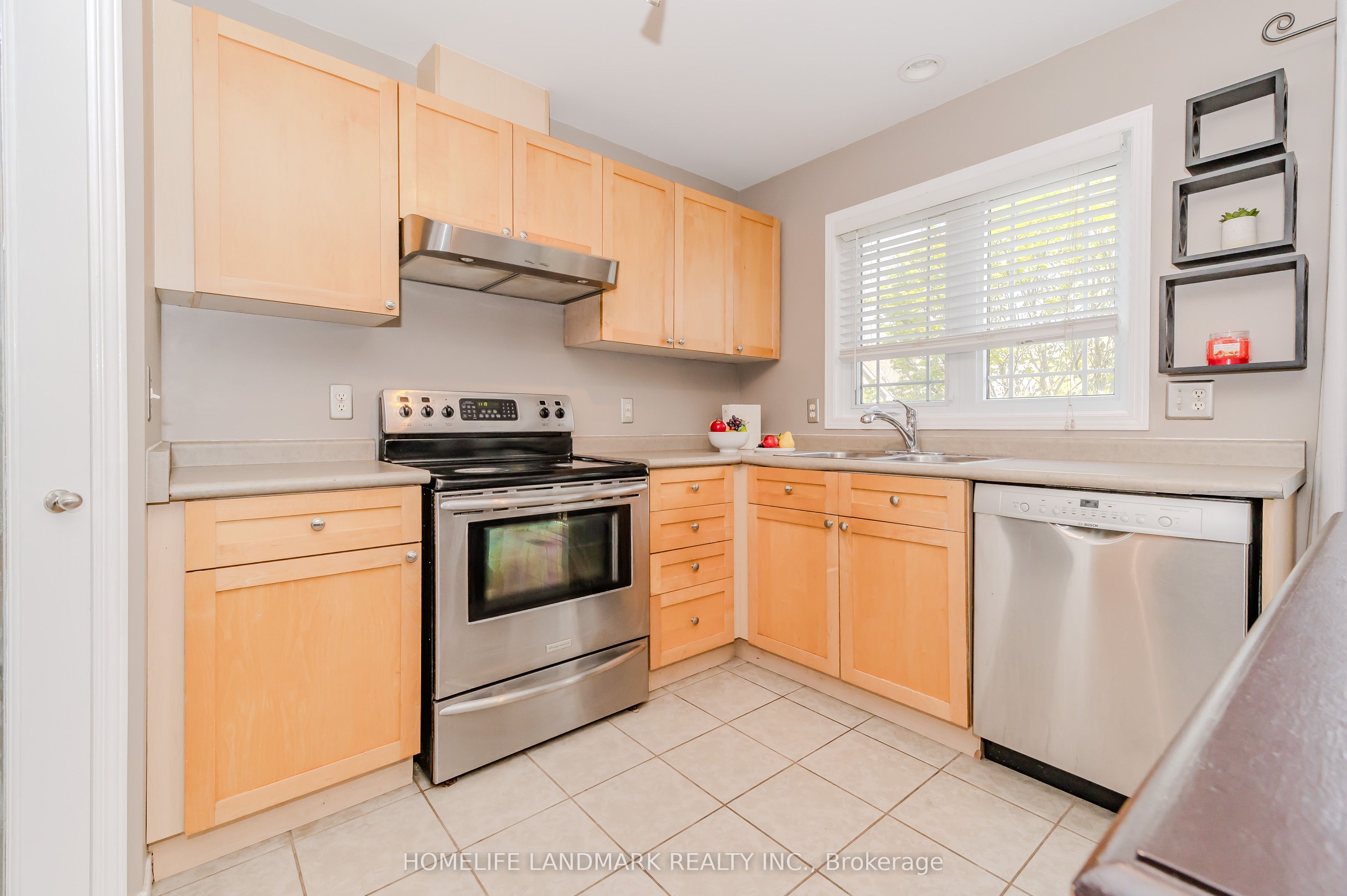 7 Whitehall Lane Property Photo 17