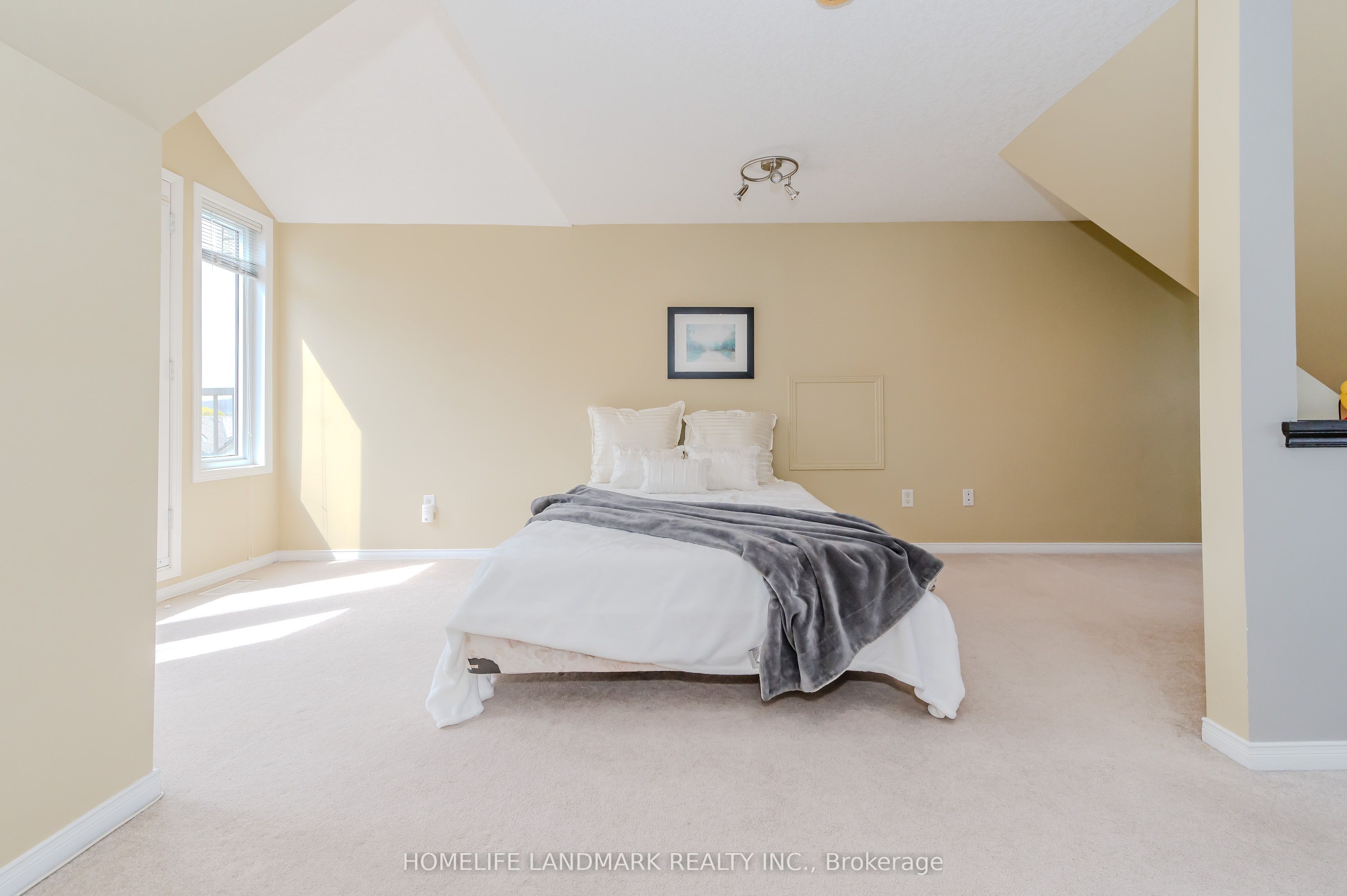 7 Whitehall Lane Property Photo 32