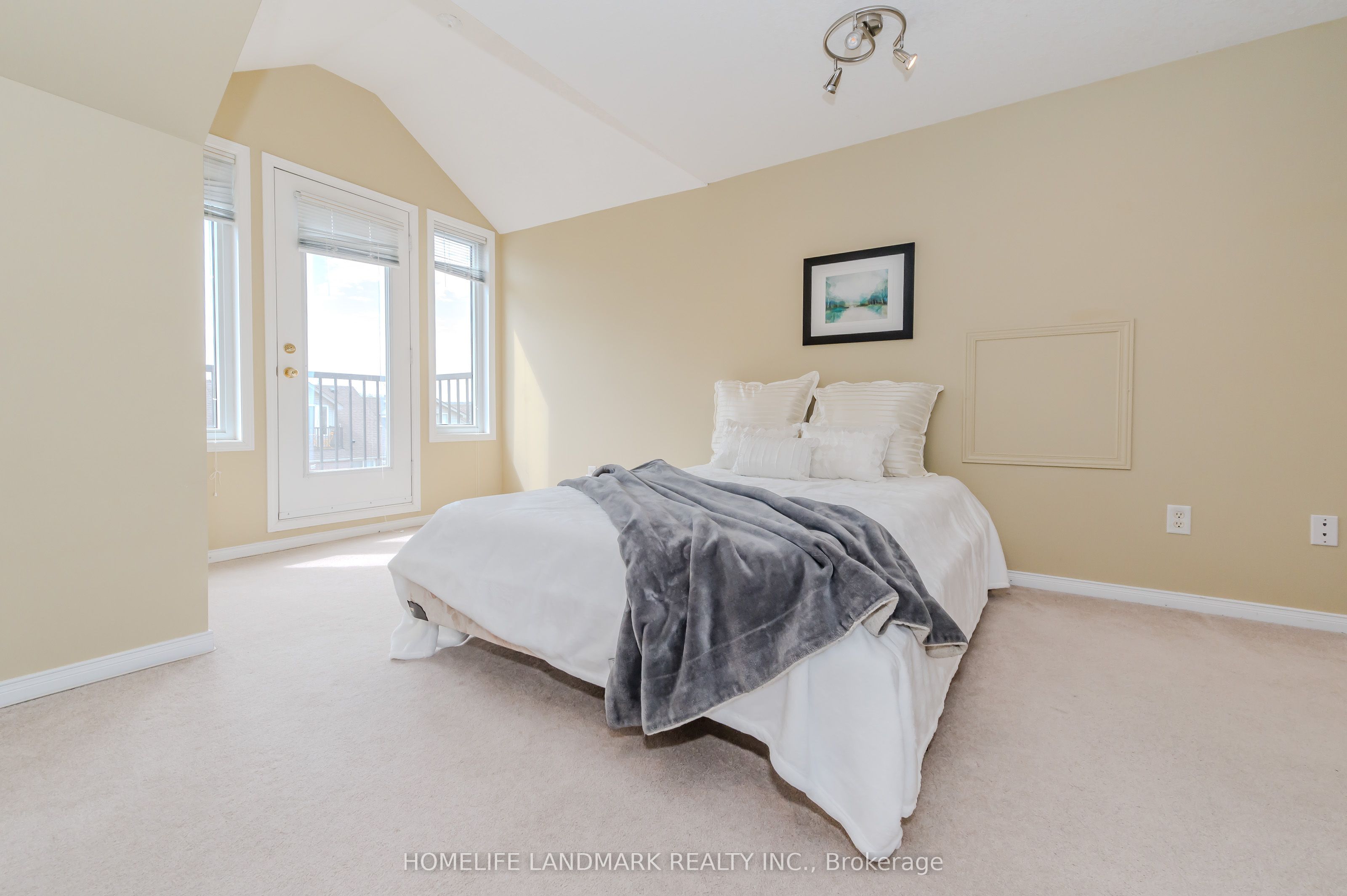 7 Whitehall Lane Property Photo 33