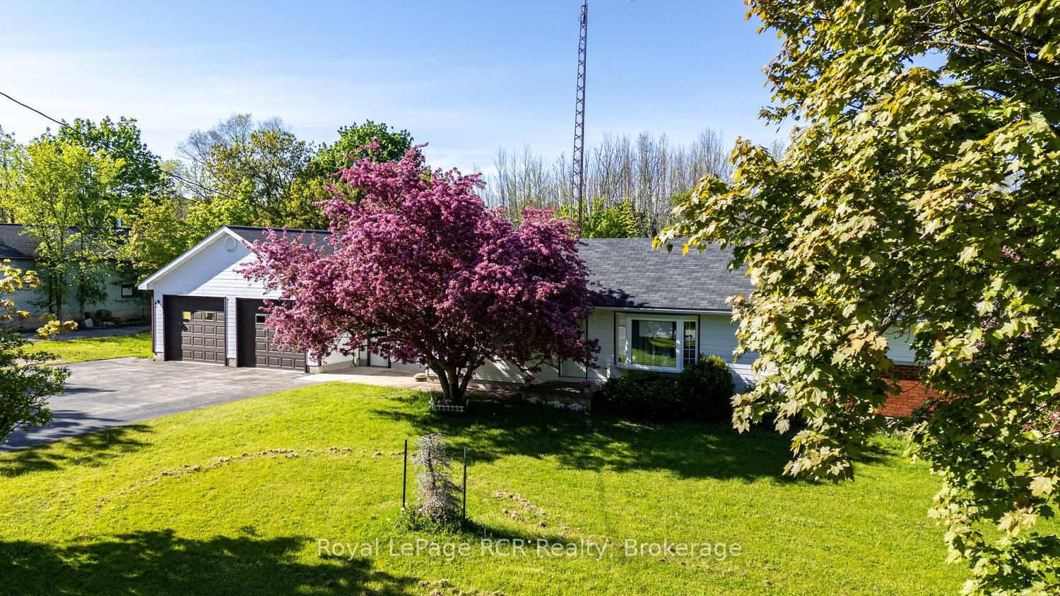 873 14th Street W Property Photo 1