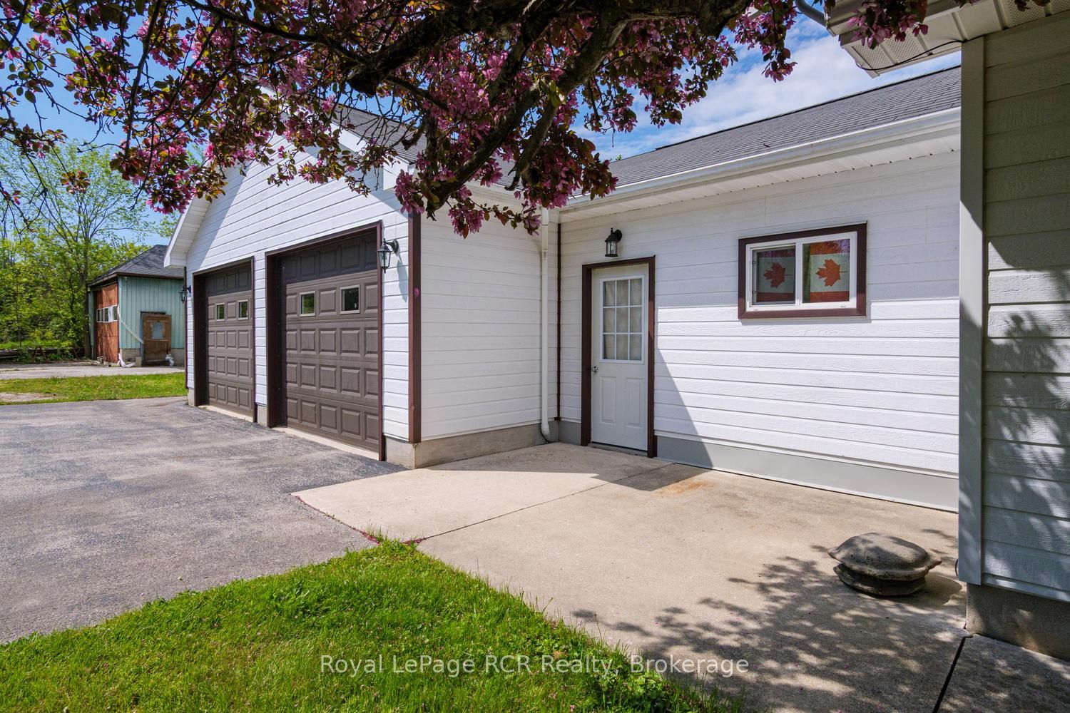 873 14th Street W Property Photo 5