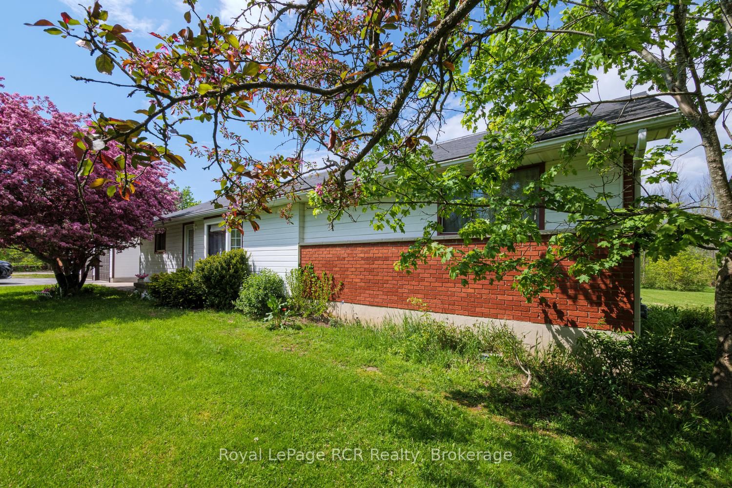 873 14th Street W Property Photo 6
