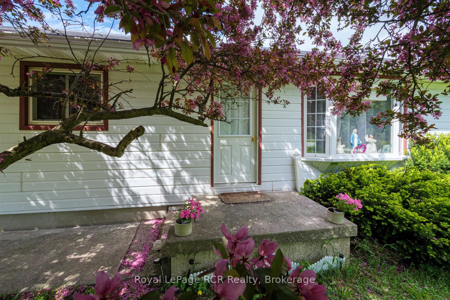 873 14th Street W Property Photo 10