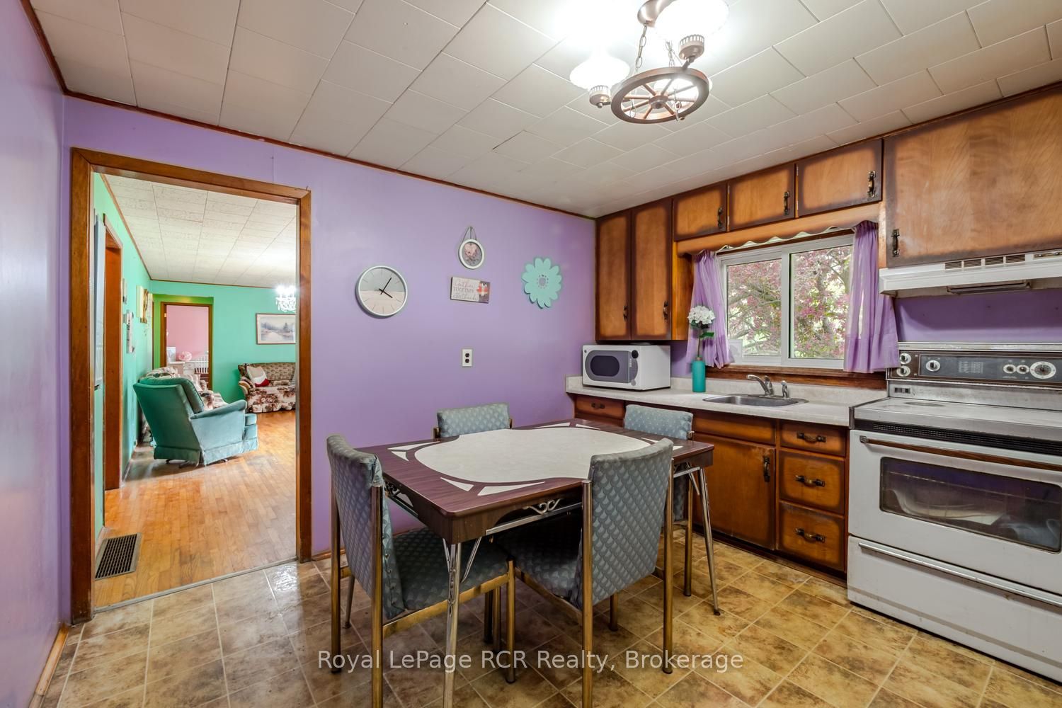 873 14th Street W Property Photo 14