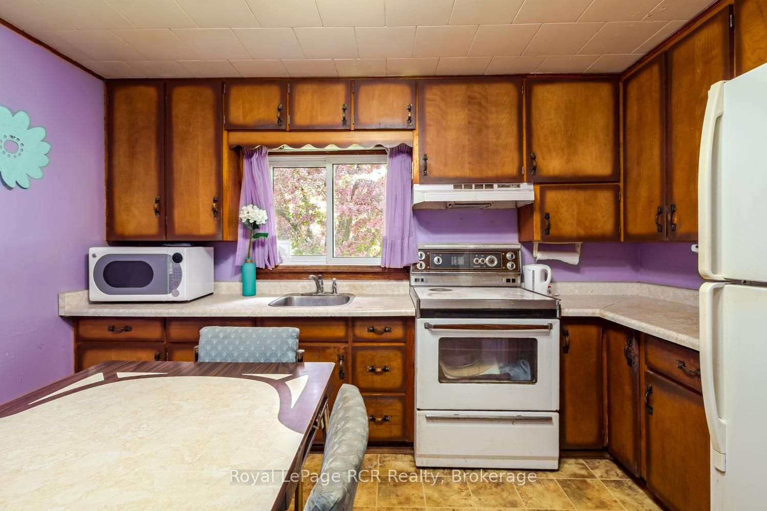 873 14th Street W Property Photo 16