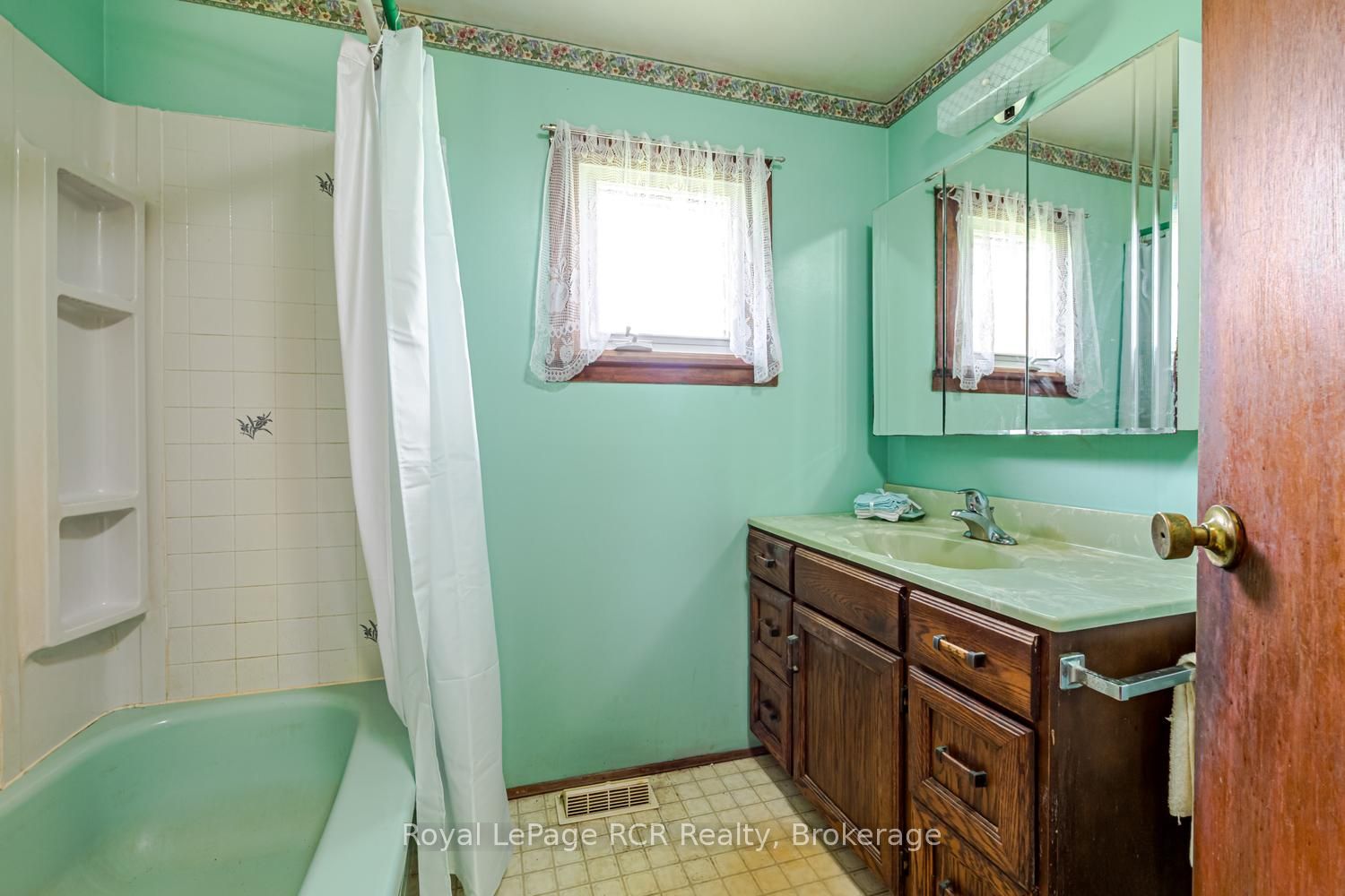 873 14th Street W Property Photo 23