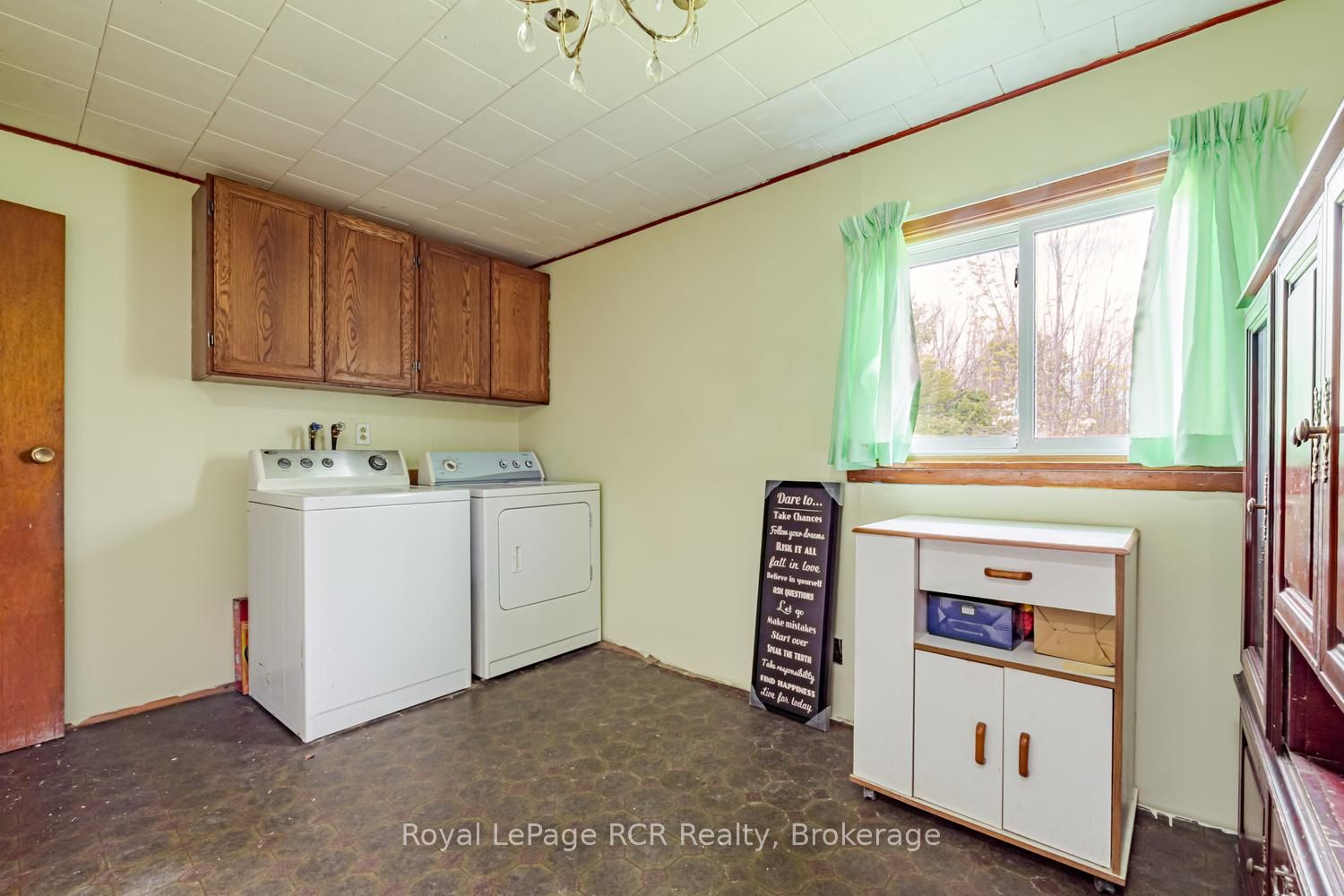 873 14th Street W Property Photo 25