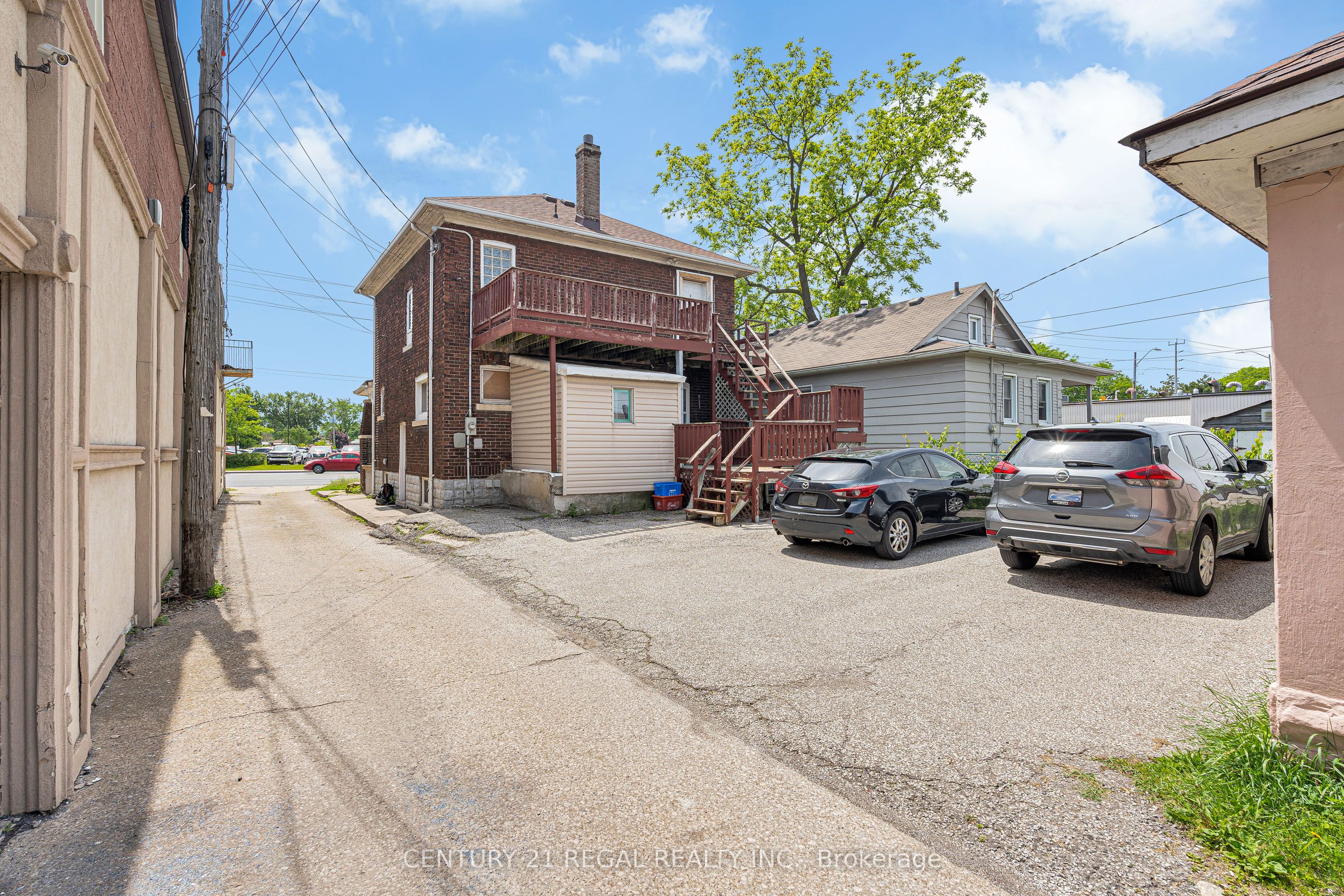 942 Tecumseh Road E Property Photo 34