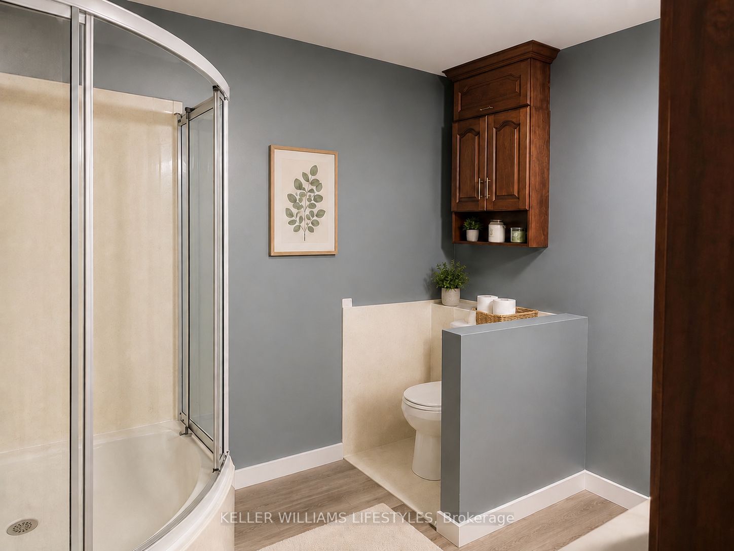 664 Wonderland Road S Property Photo 11