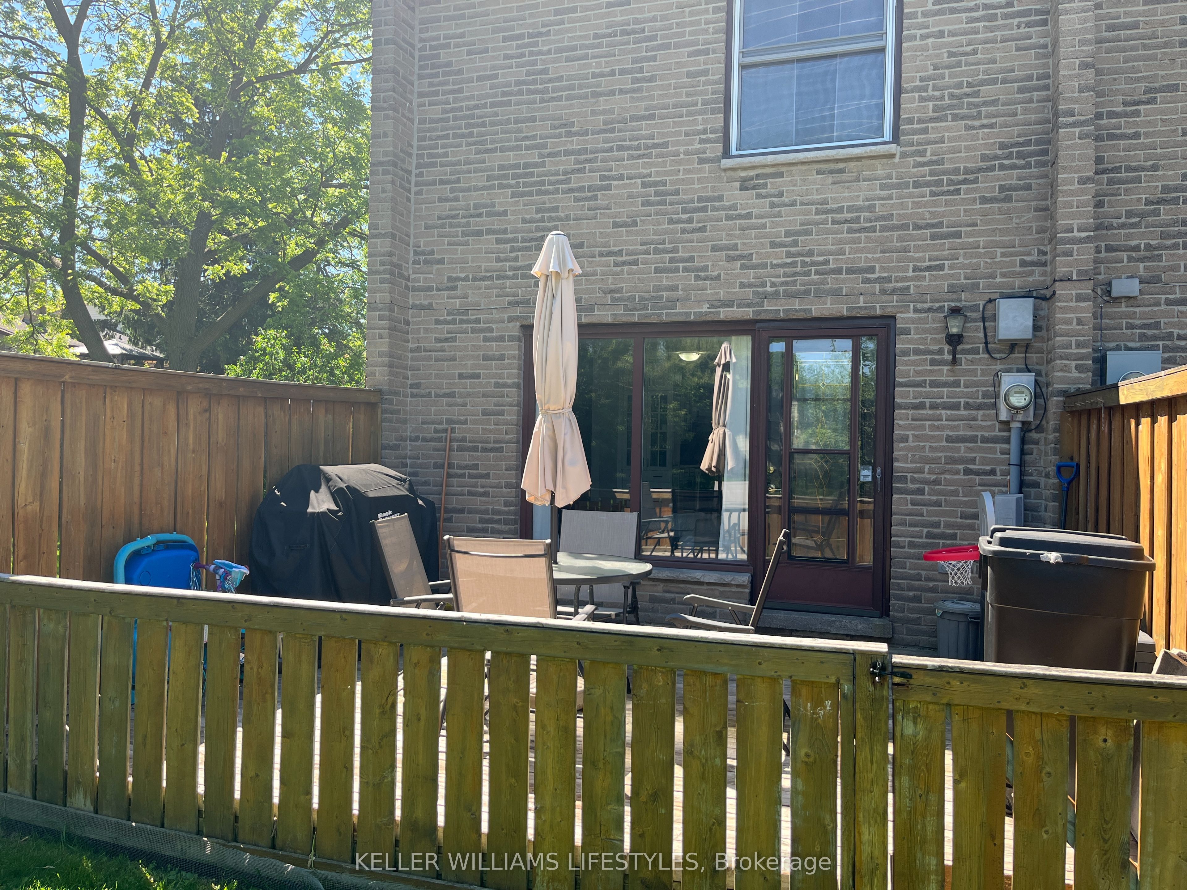 664 Wonderland Road S Property Photo 15