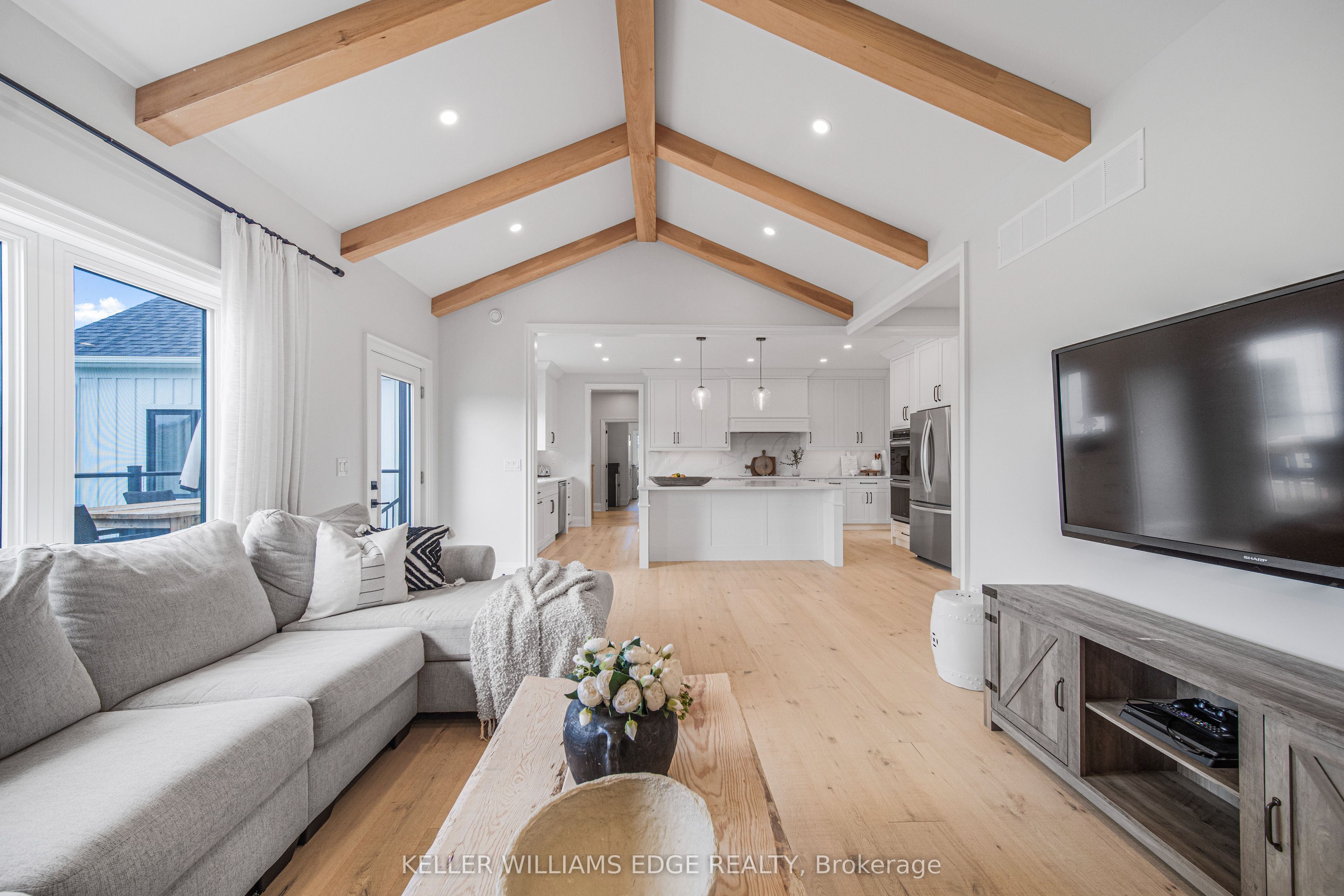 568211 9 Side Road Property Photo 12