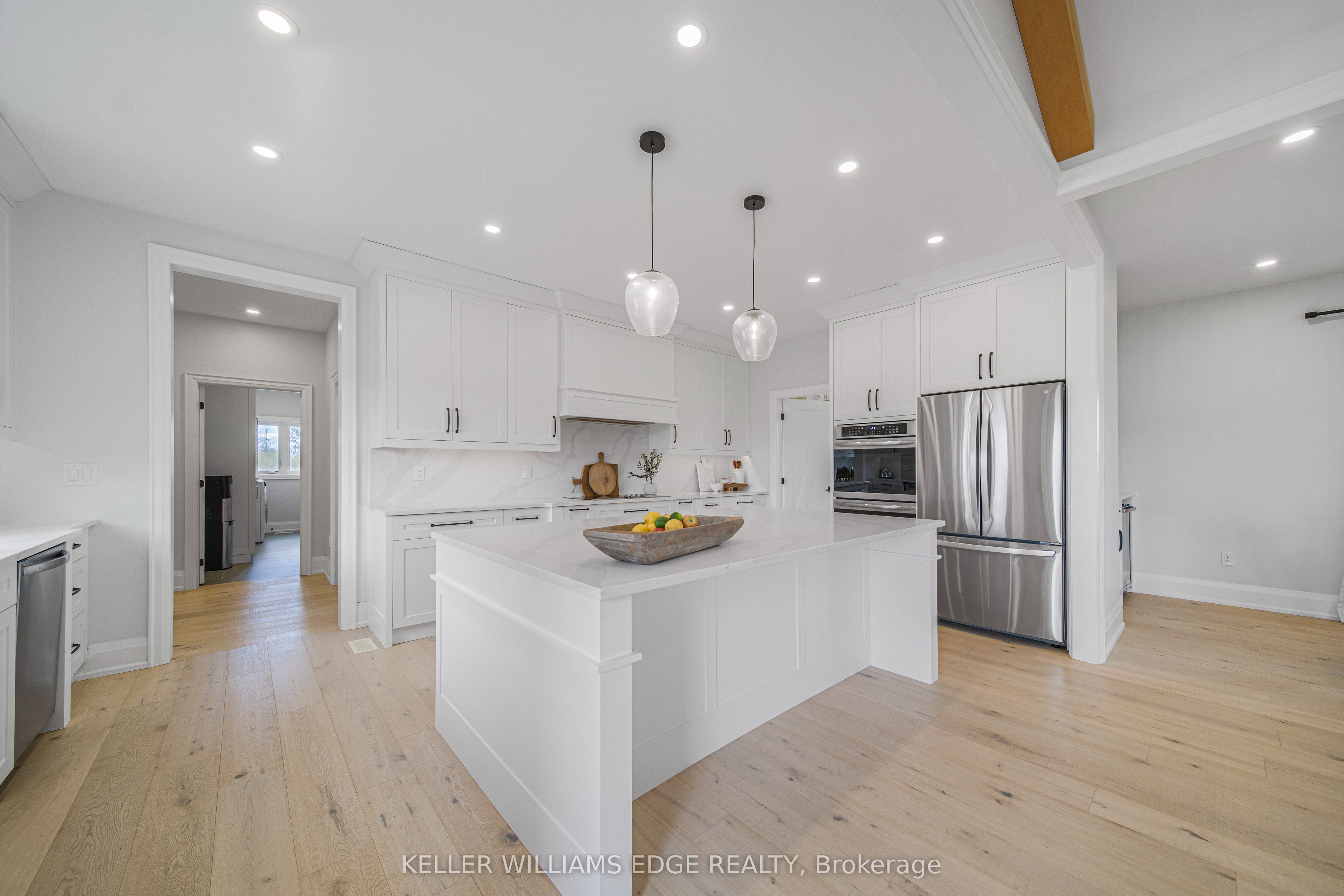 568211 9 Side Road Property Photo 14