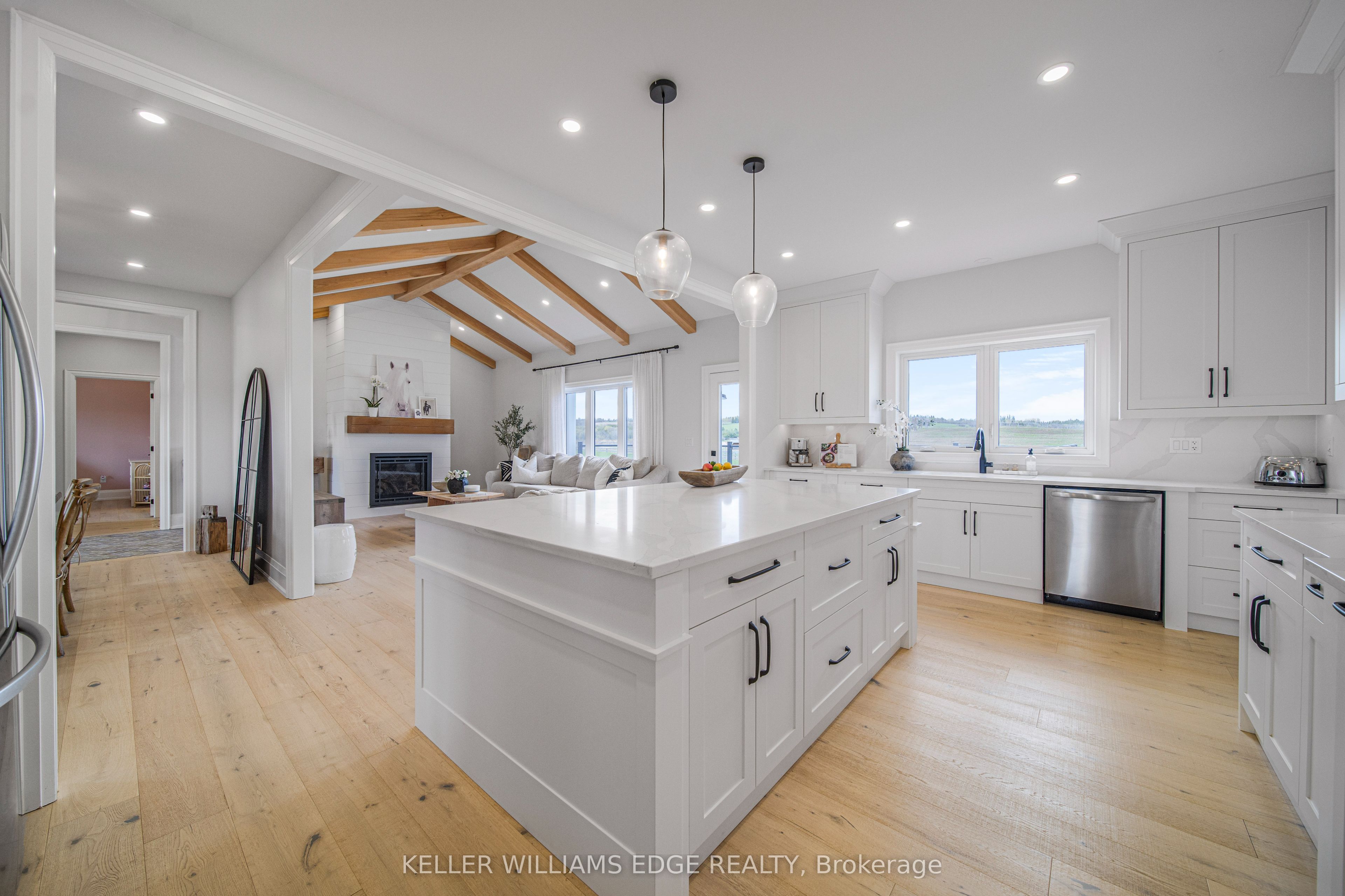568211 9 Side Road Property Photo 15