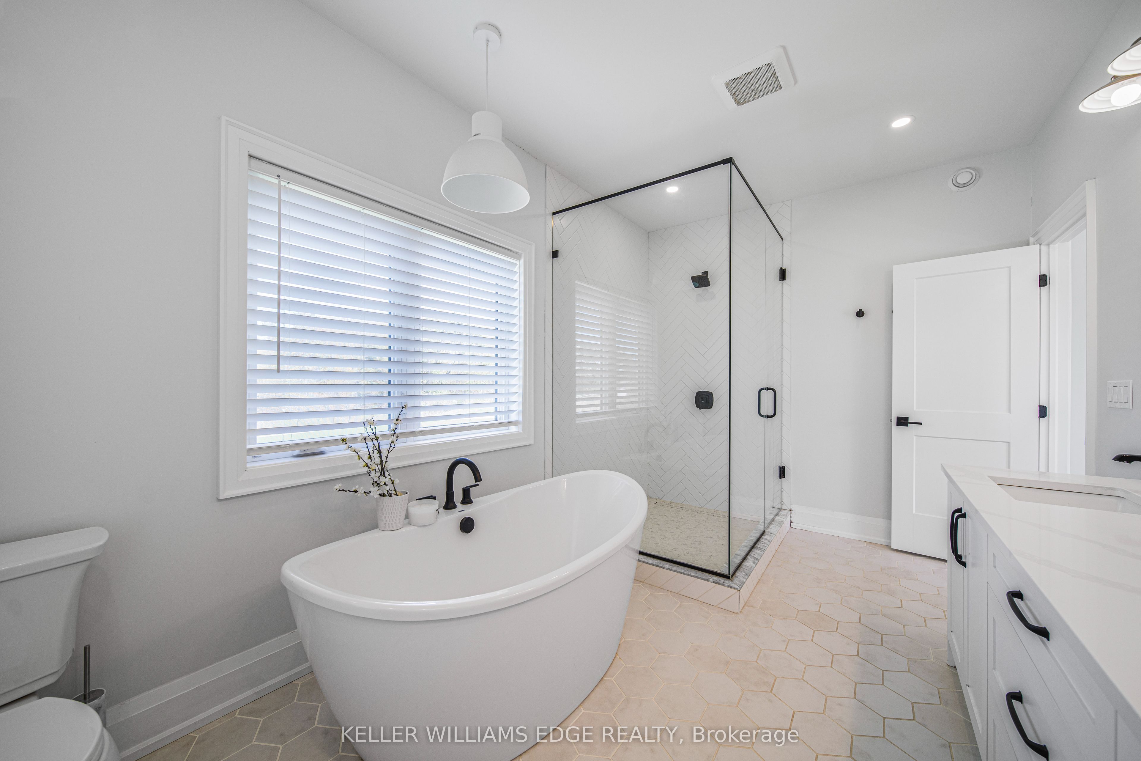 568211 9 Side Road Property Photo 21