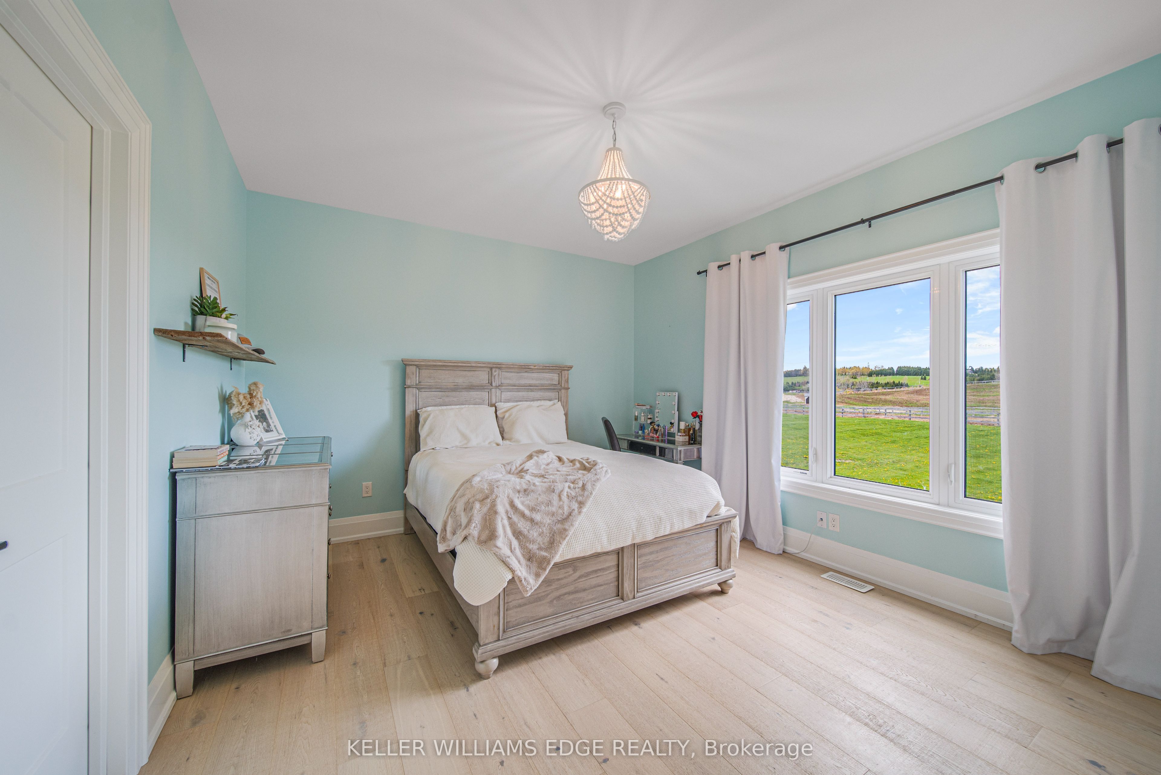 568211 9 Side Road Property Photo 22