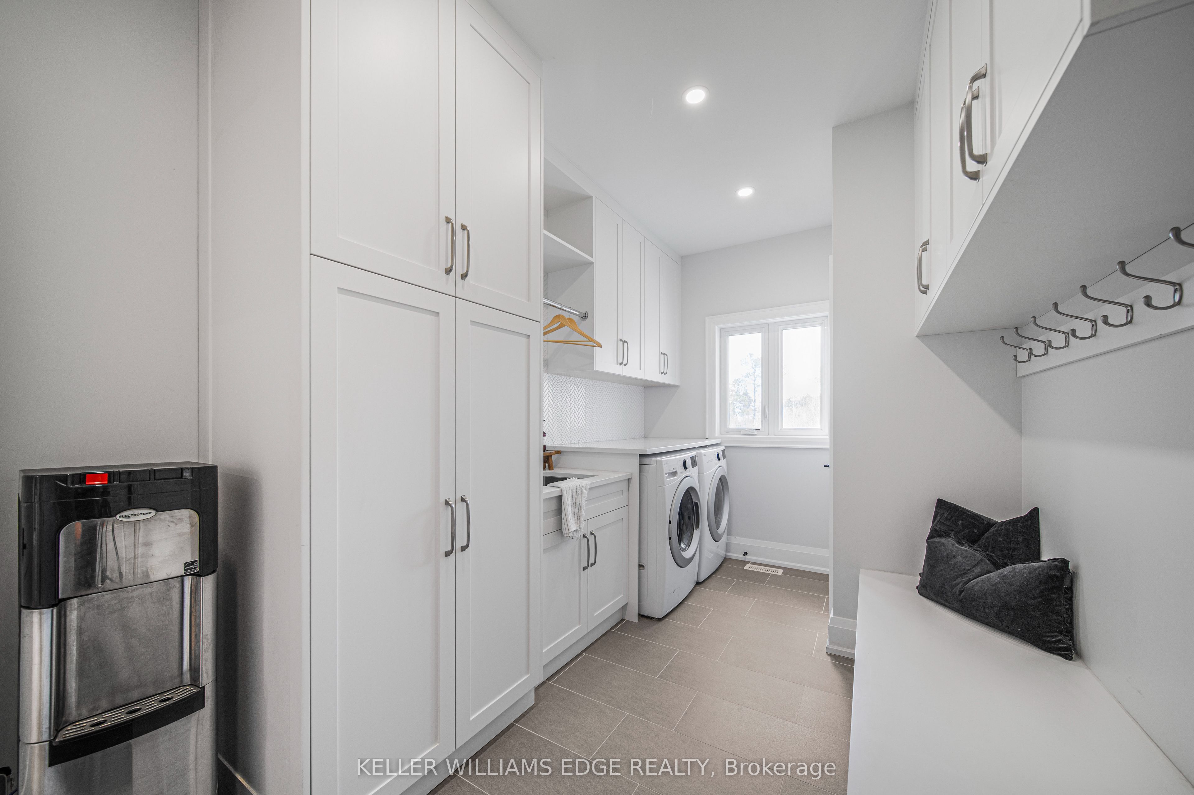 568211 9 Side Road Property Photo 28