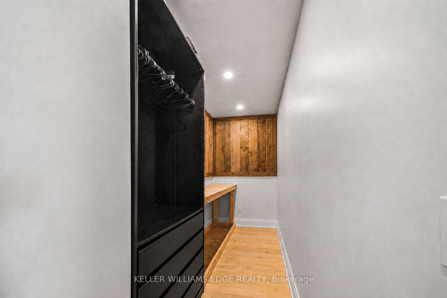 568211 9 Side Road Property Photo 39
