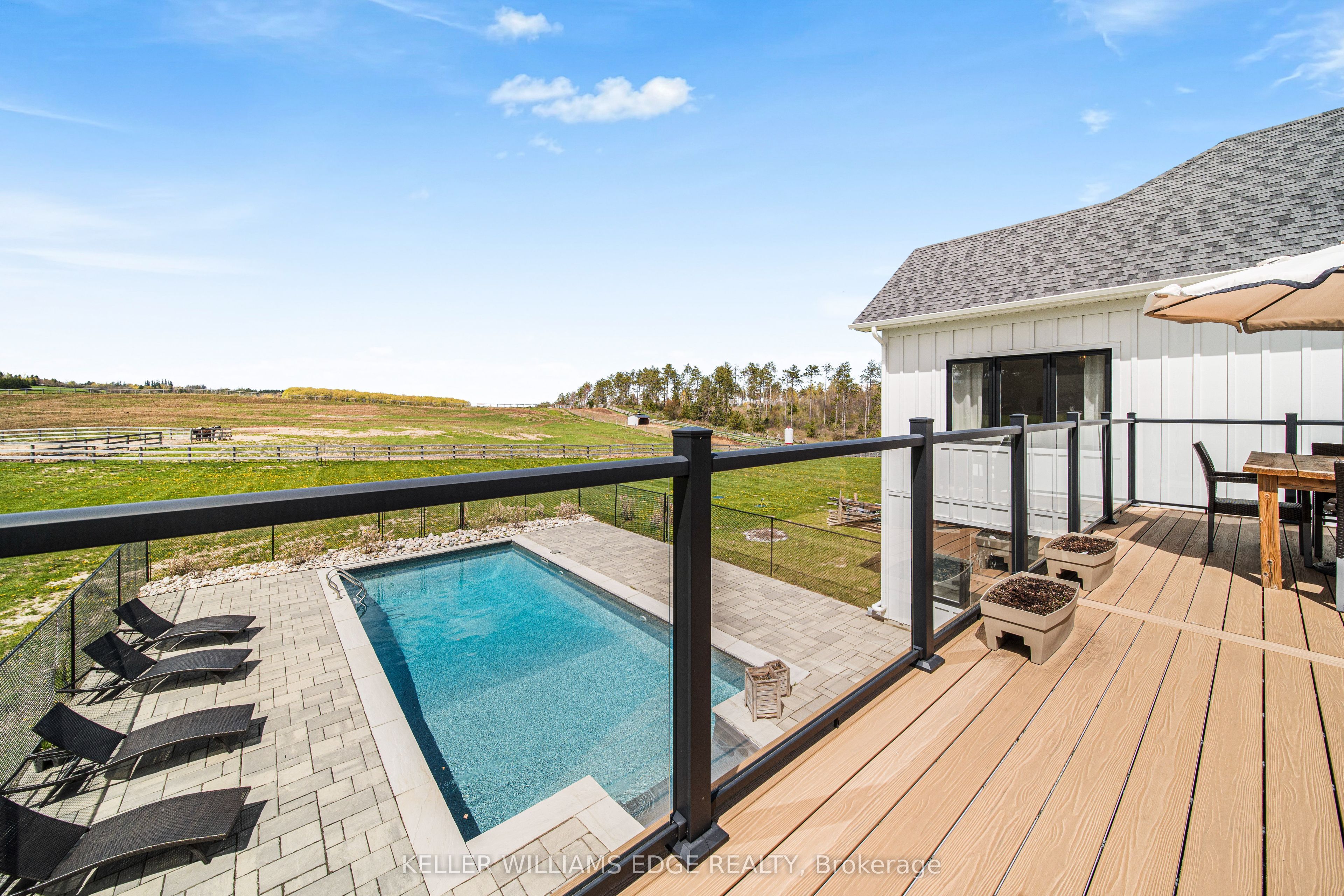 568211 9 Side Road Property Photo 40