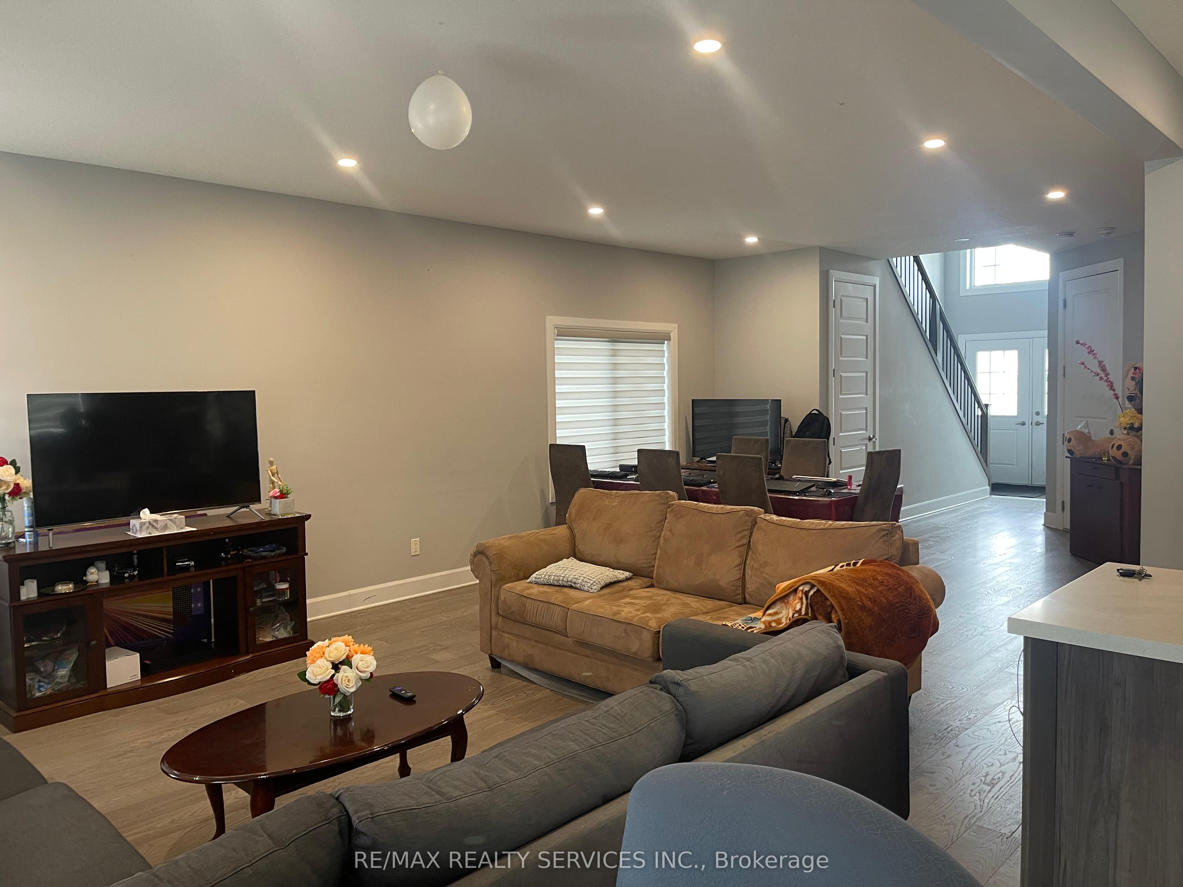 1573 Dylan Street Property Photo 4