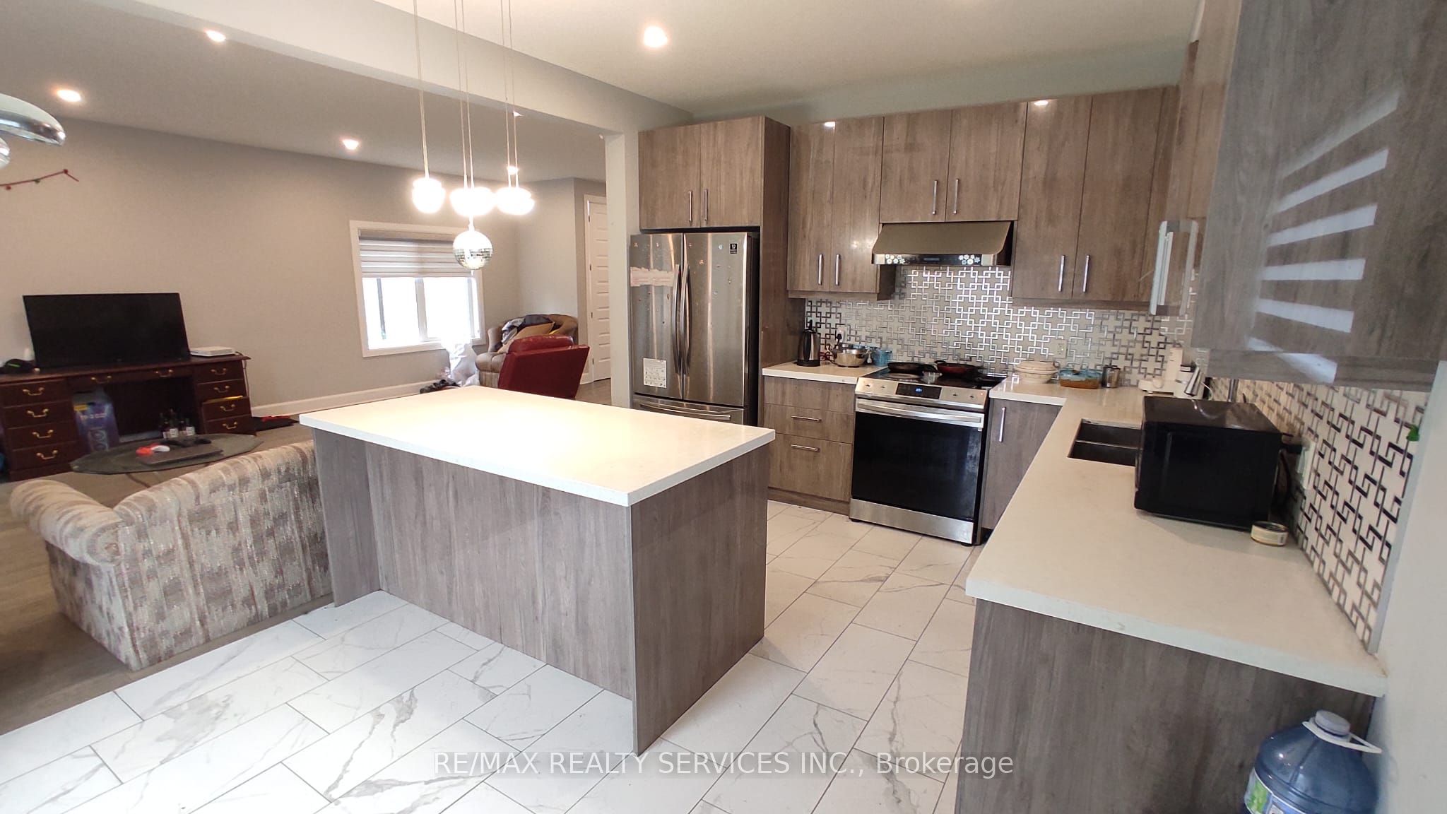 1573 Dylan Street Property Photo 5