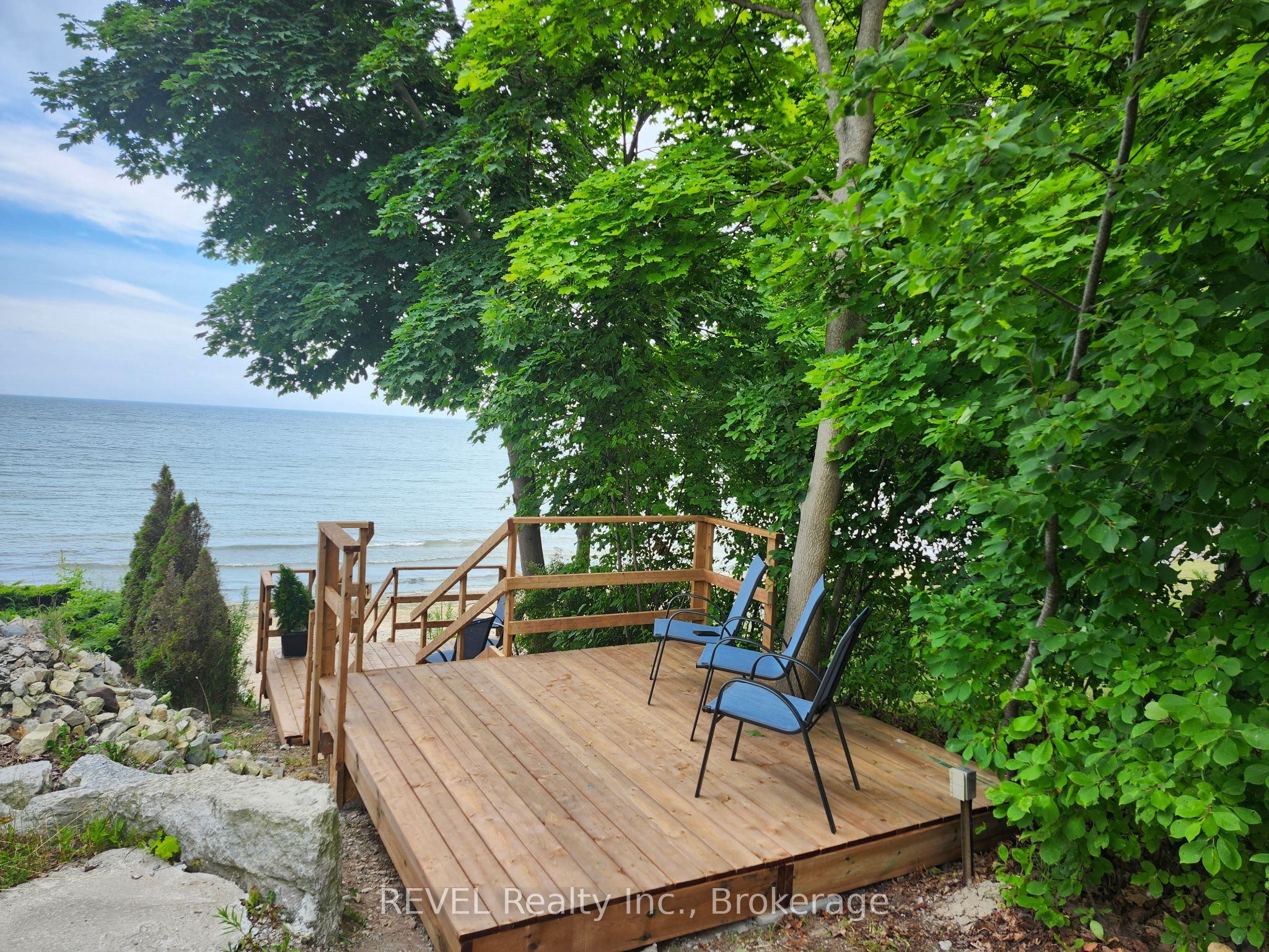 80 Lighthouse Drive Property Photo 3