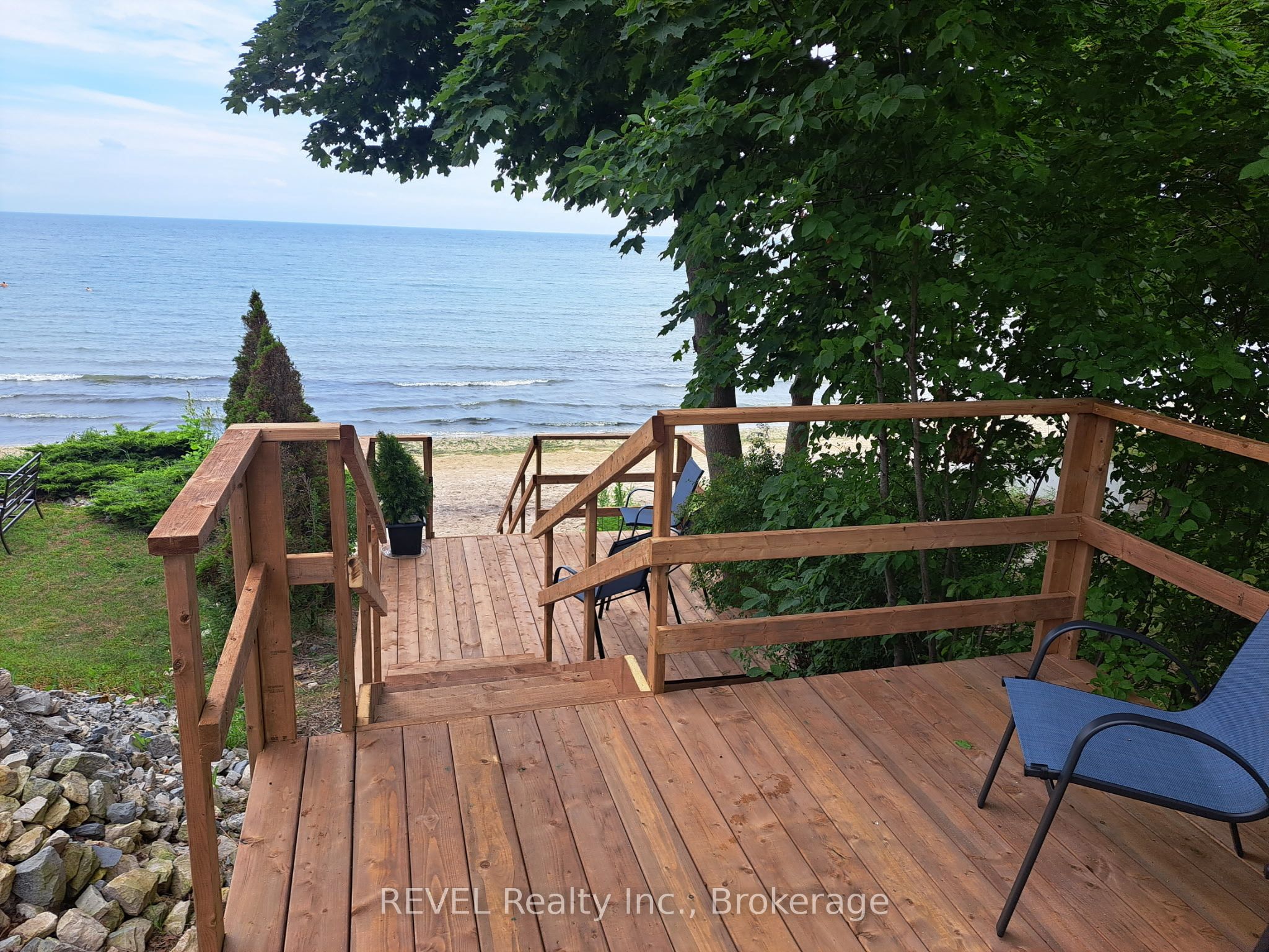 80 Lighthouse Drive Property Photo 4