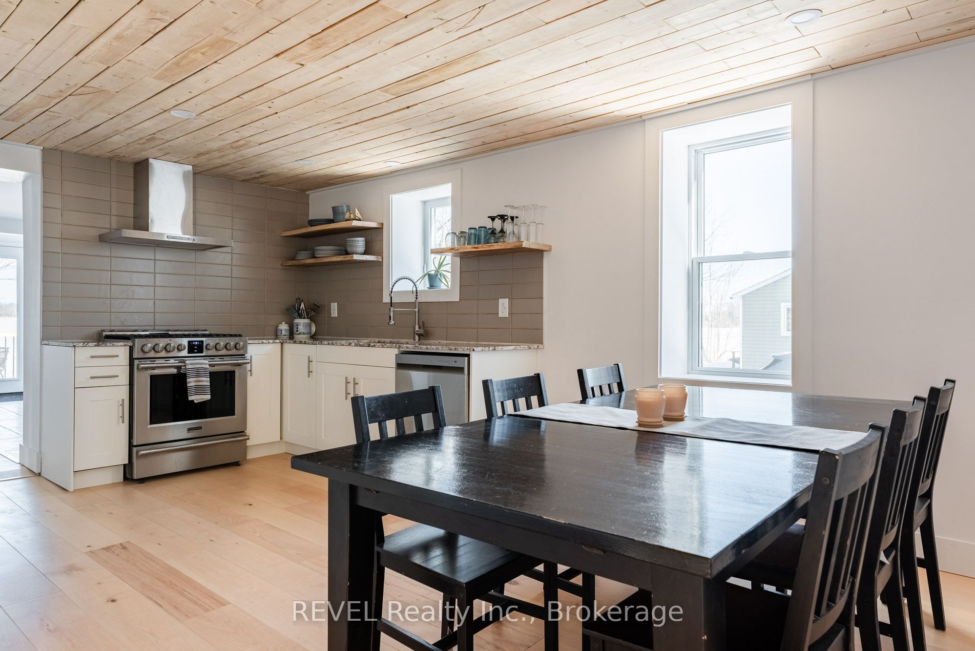 80 Lighthouse Drive Property Photo 13