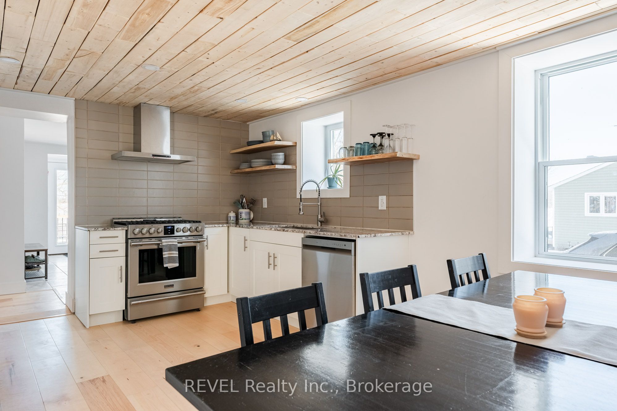 80 Lighthouse Drive Property Photo 14