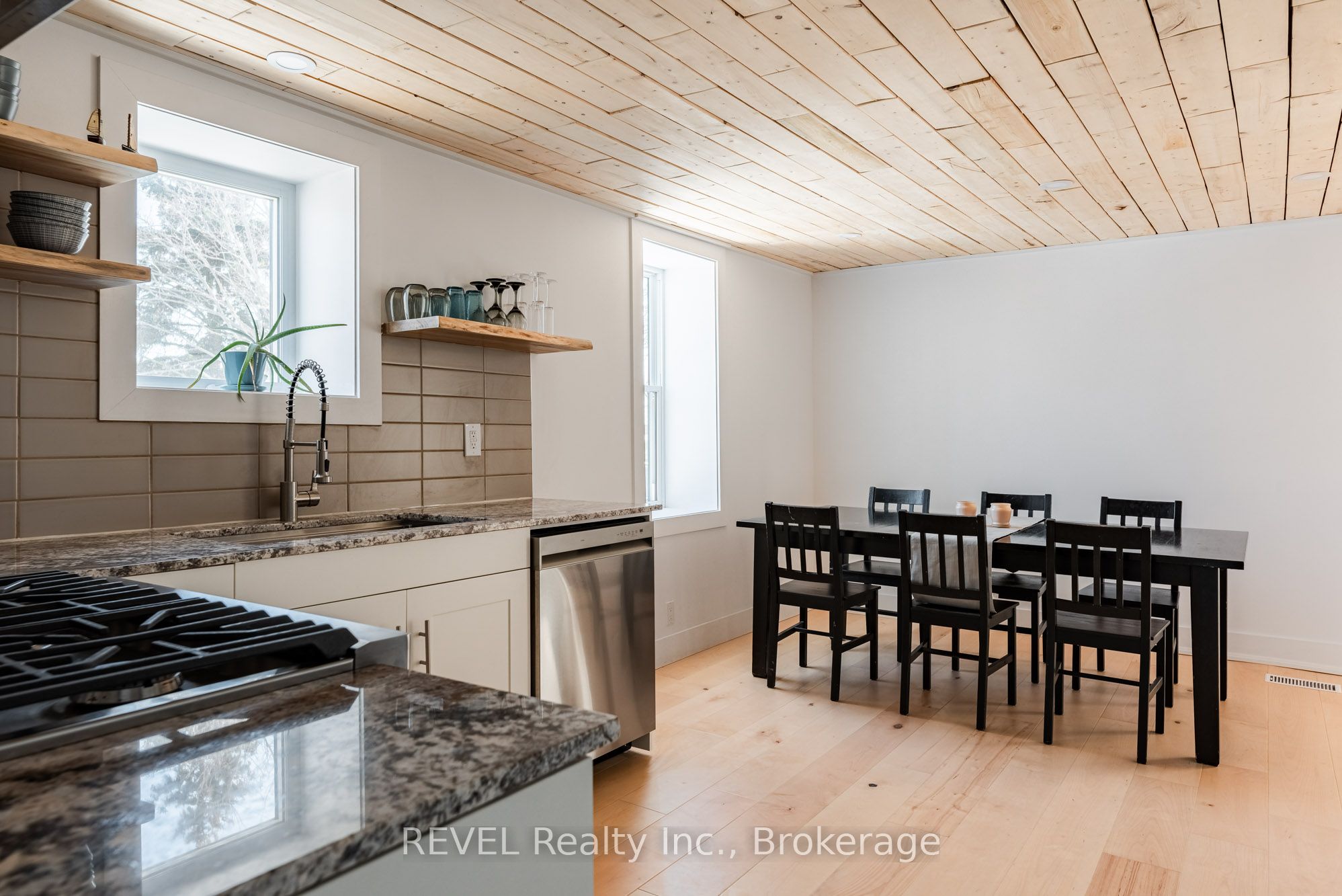 80 Lighthouse Drive Property Photo 16