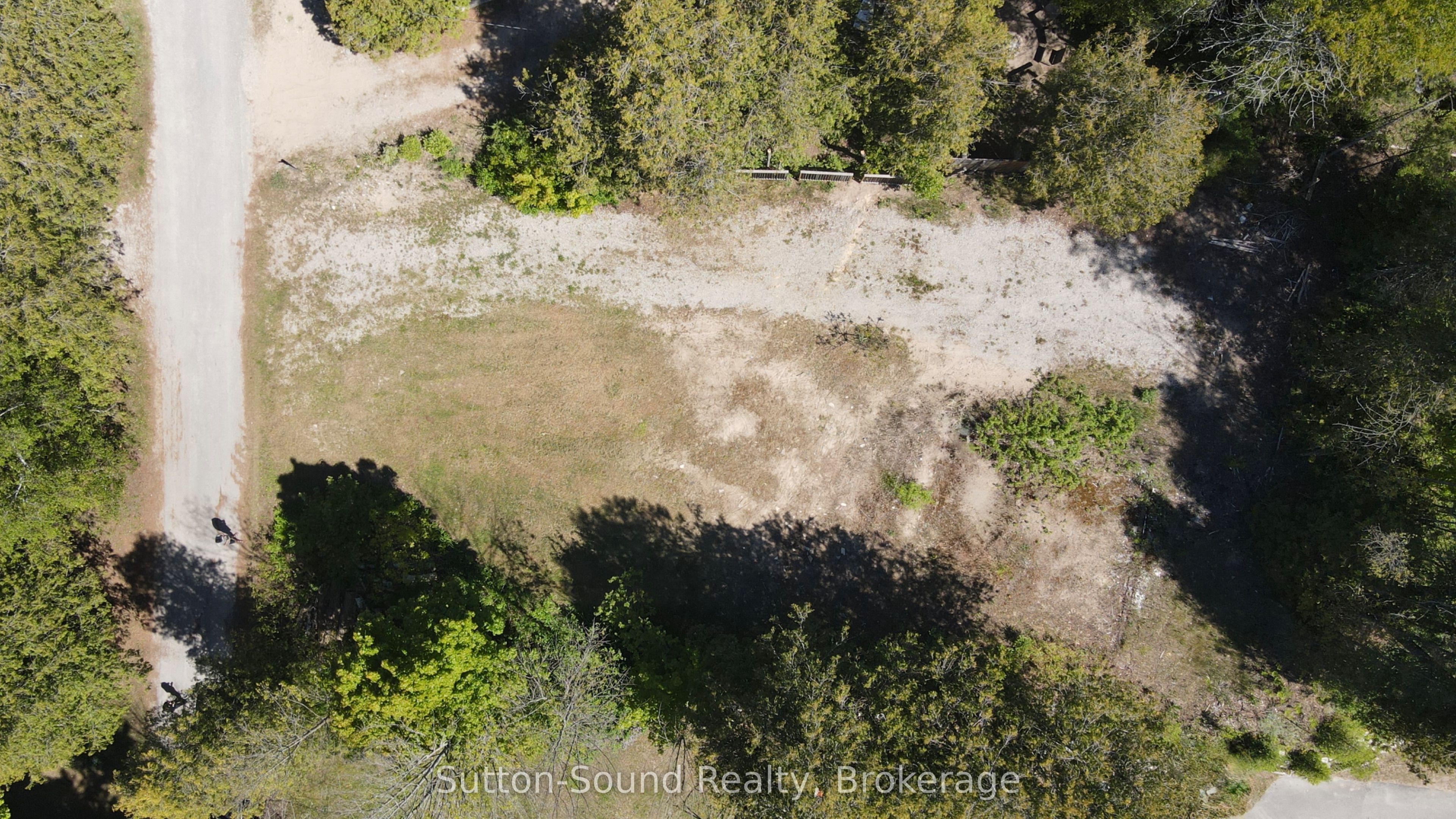 11 Sarnia Avenue Property Photo 4