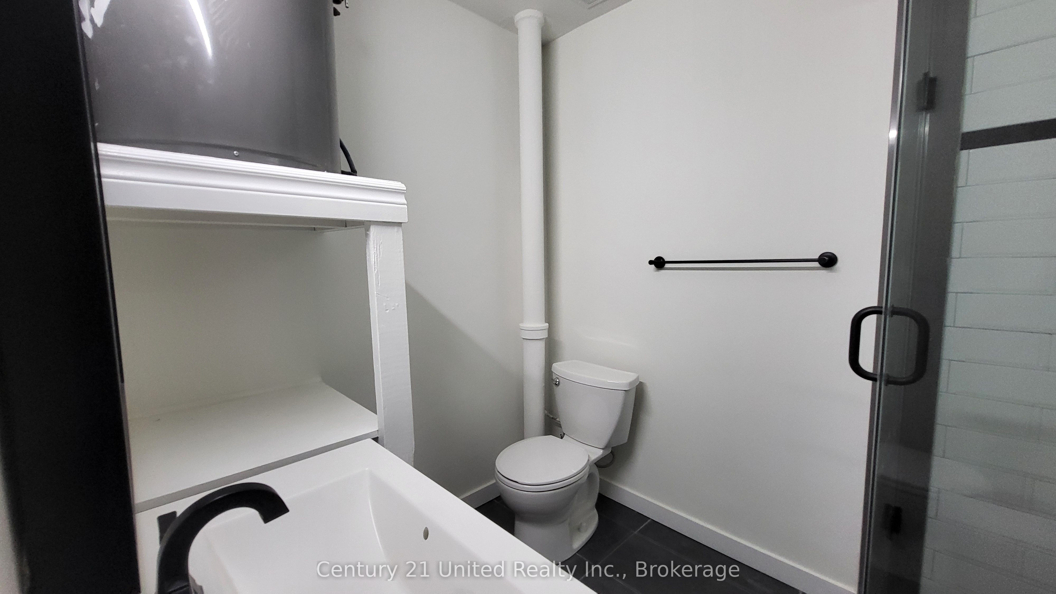 172.5 Hunter Street W 1 Property Photo 6