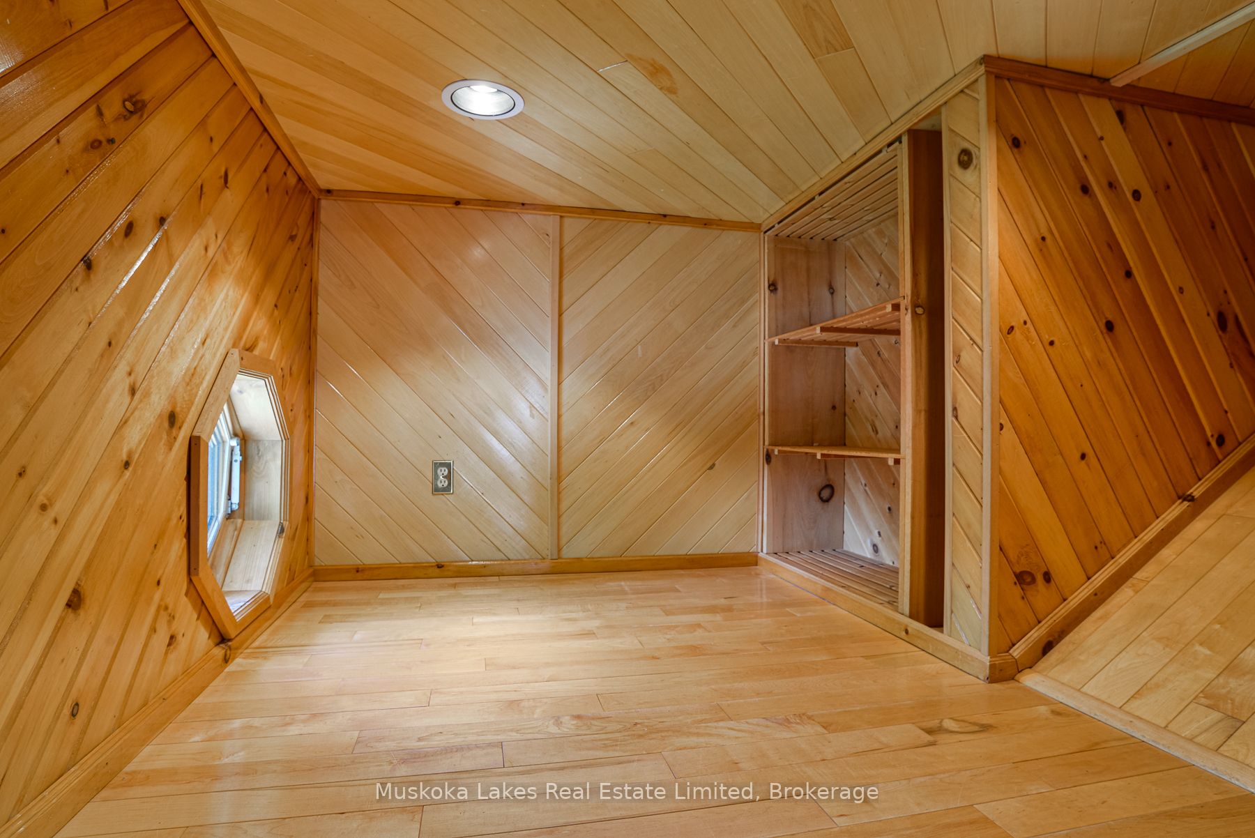 11 Harris Street Property Photo 9