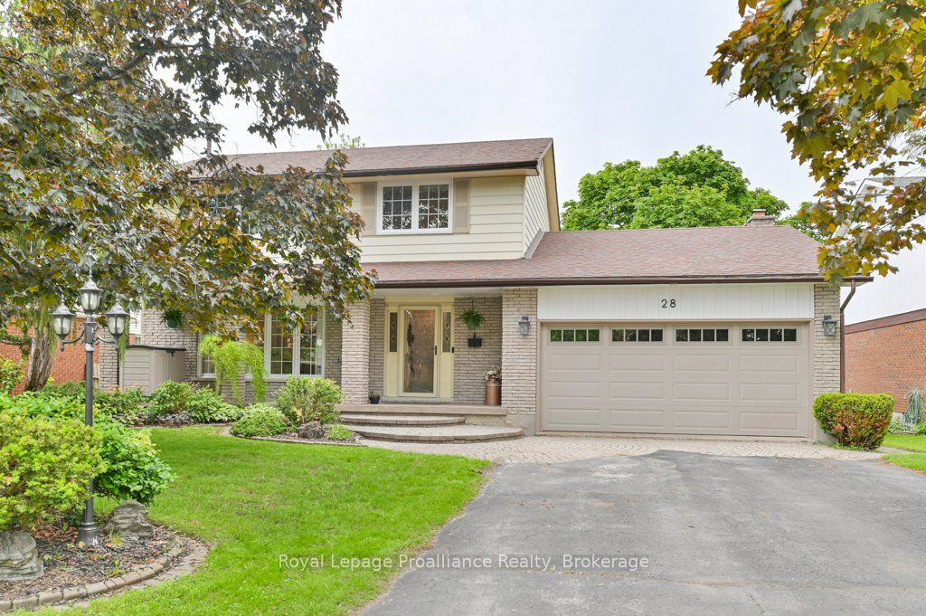 28 Briarwood Crescent Property Photo 3