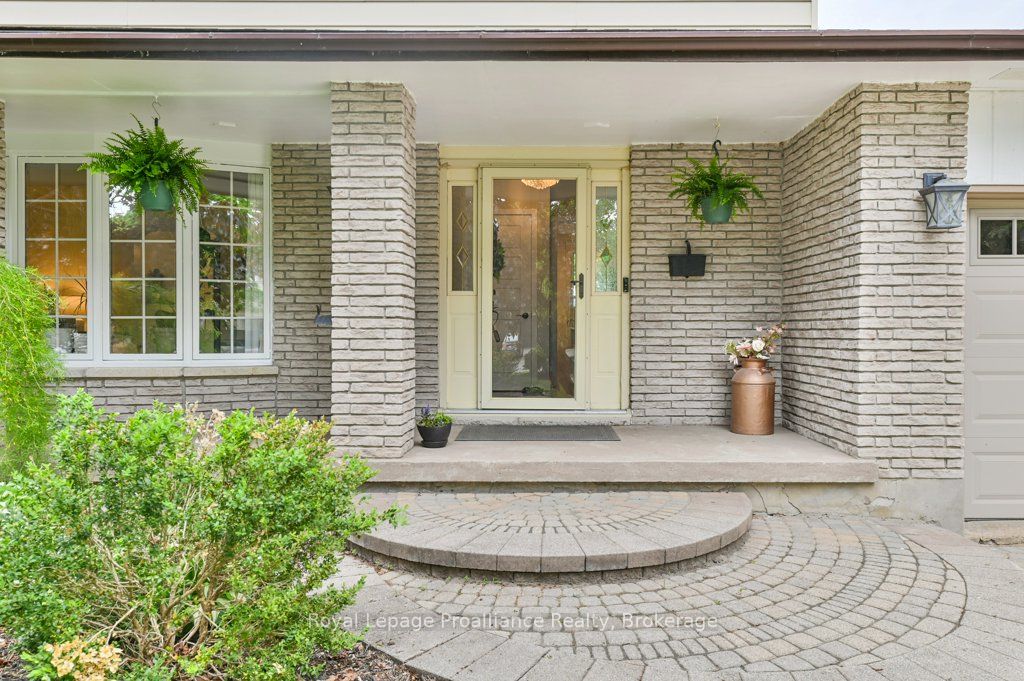 28 Briarwood Crescent Property Photo 5