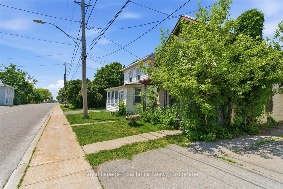 431 Main Street Property Photo 4