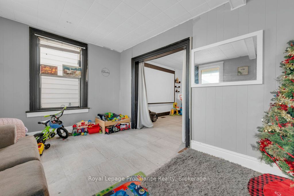 431 Main Street Property Photo 6