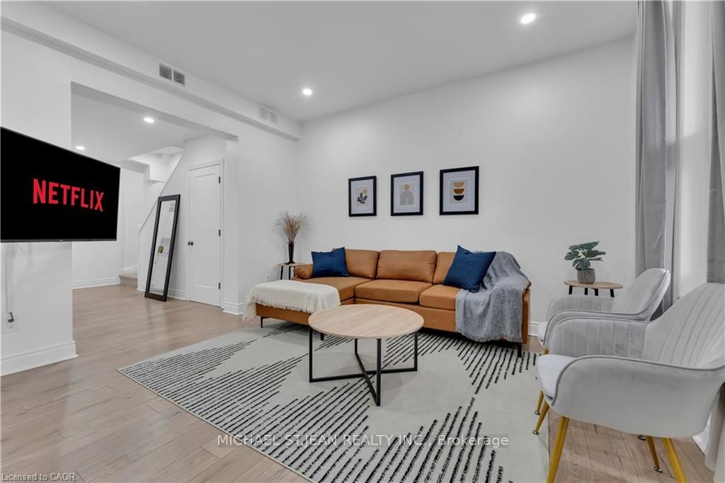 237 West Avenue Property Photo 1