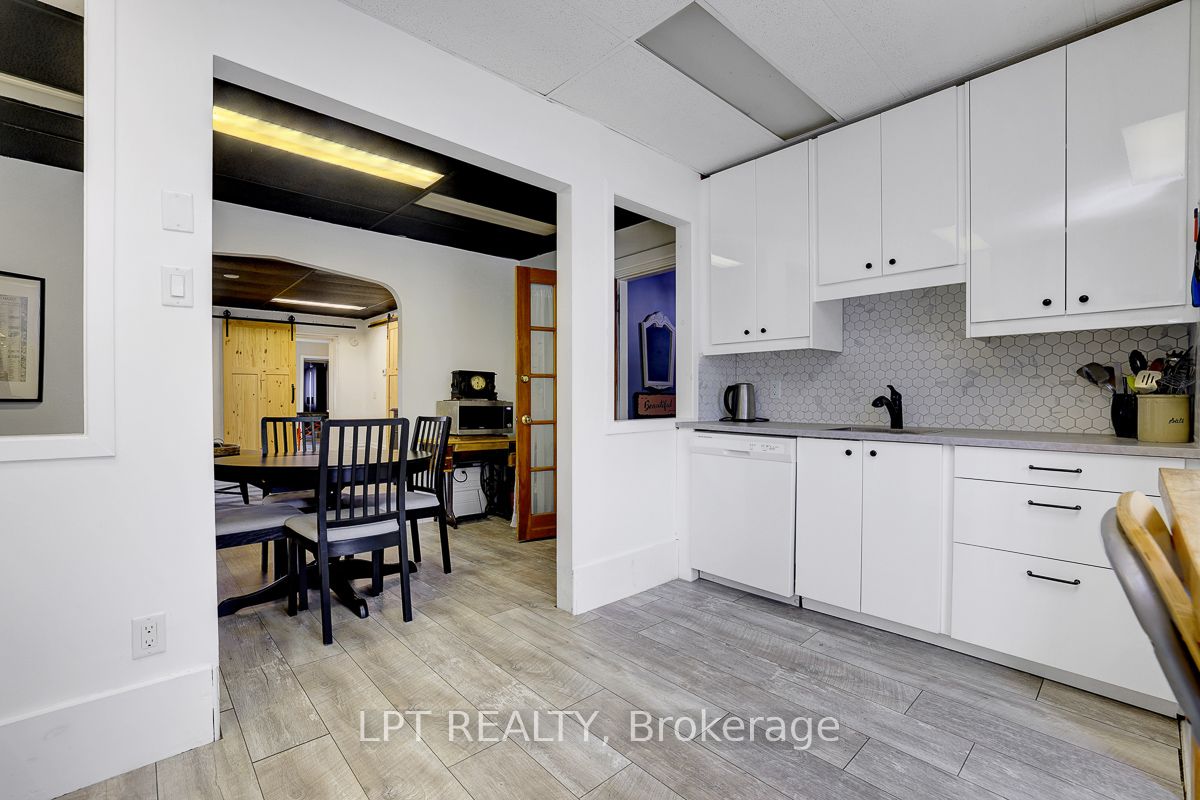 8197 Victoria Street Property Photo 28