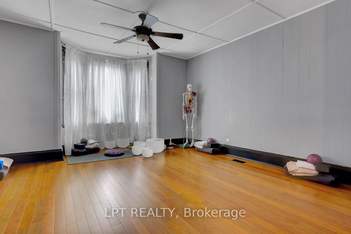 8197 Victoria Street Property Photo 13