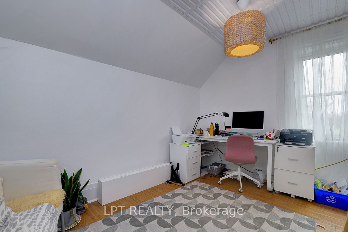 8197 Victoria Street Property Photo 15