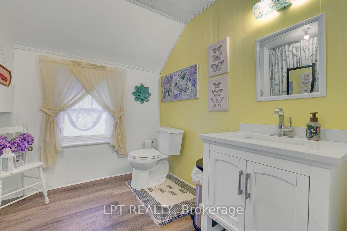 8197 Victoria Street Property Photo 17